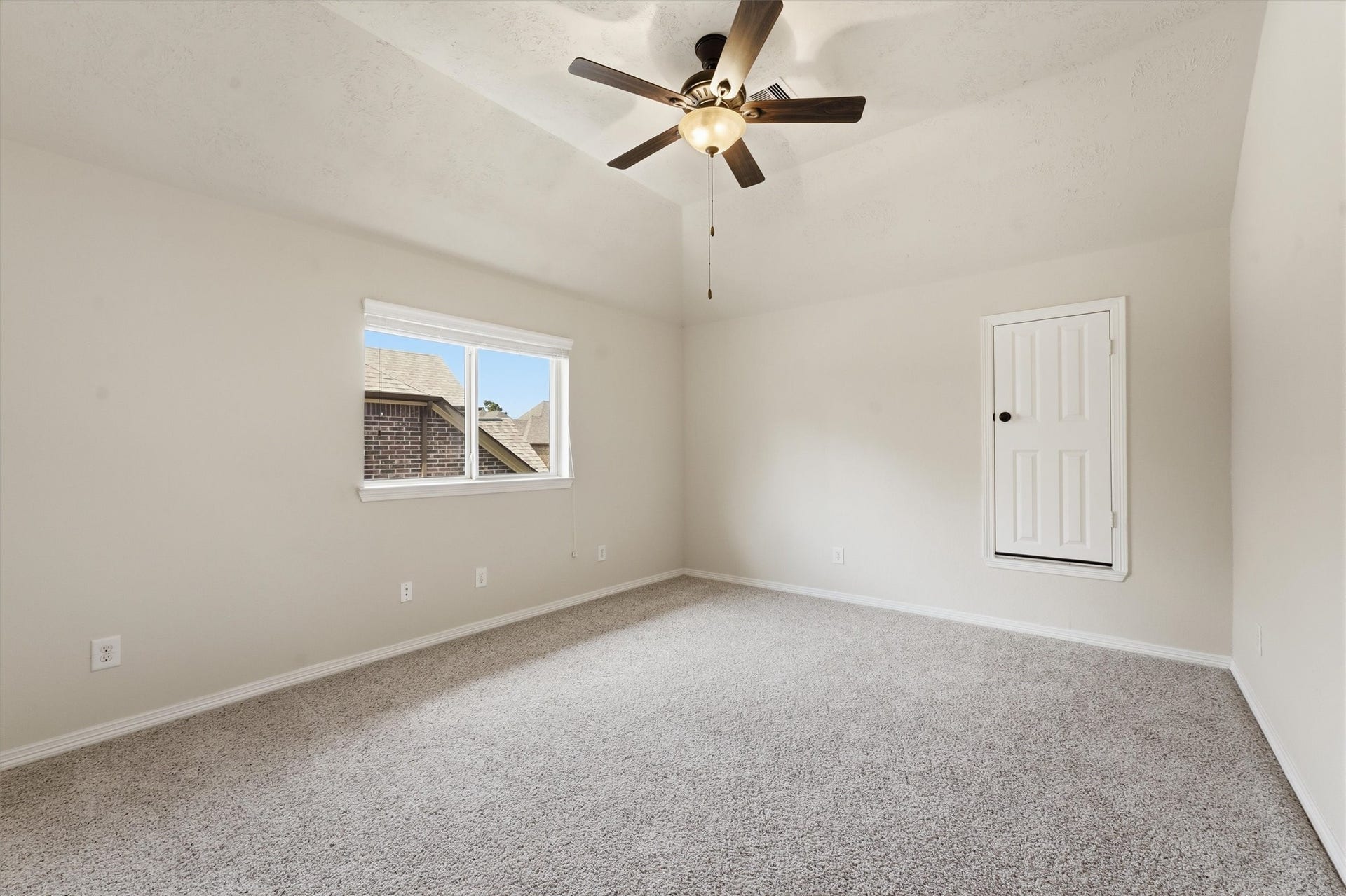 13920 N Lake Branch Lane, Houston, TX 77044 Bedroom # 4 upstairs