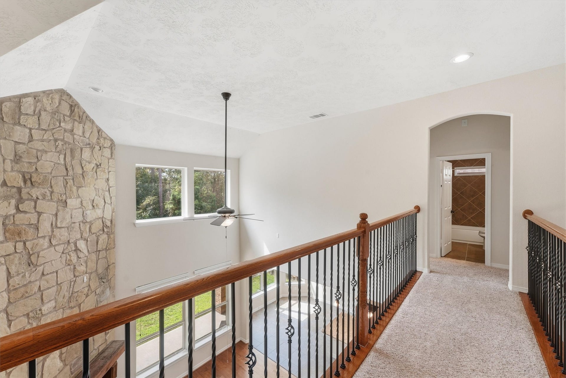 13920 N Lake Branch Lane, Houston, TX 77044 Catwalk from gameroom to bedrooms 3 and 4 and the third full bathroom