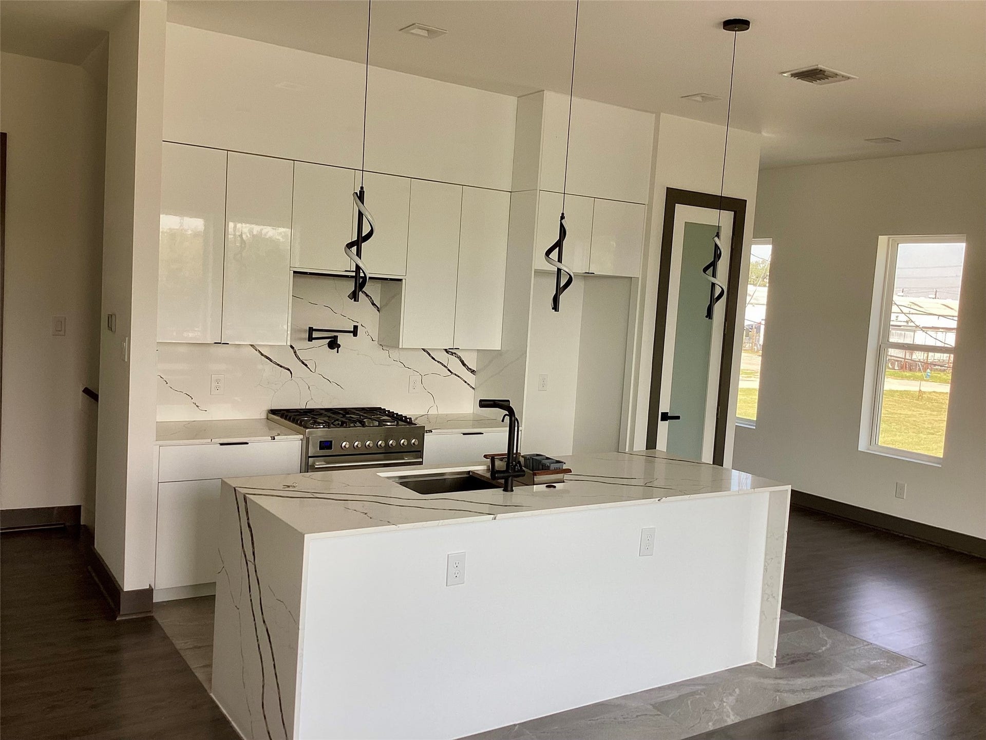 3114 Clay Street, Houston, TX 77003 Kitchen