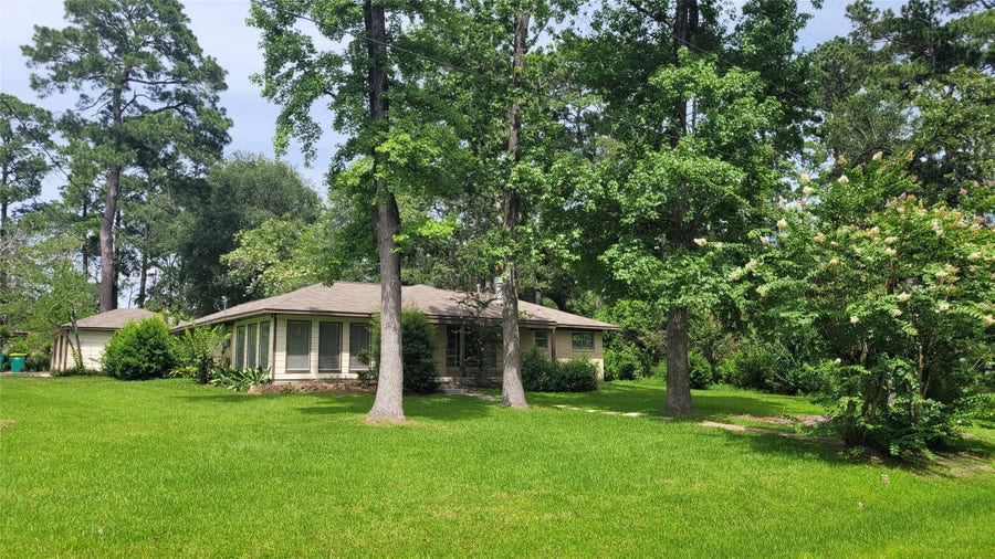 Property photo for 110 Sunset Boulevard, Conroe, TX
