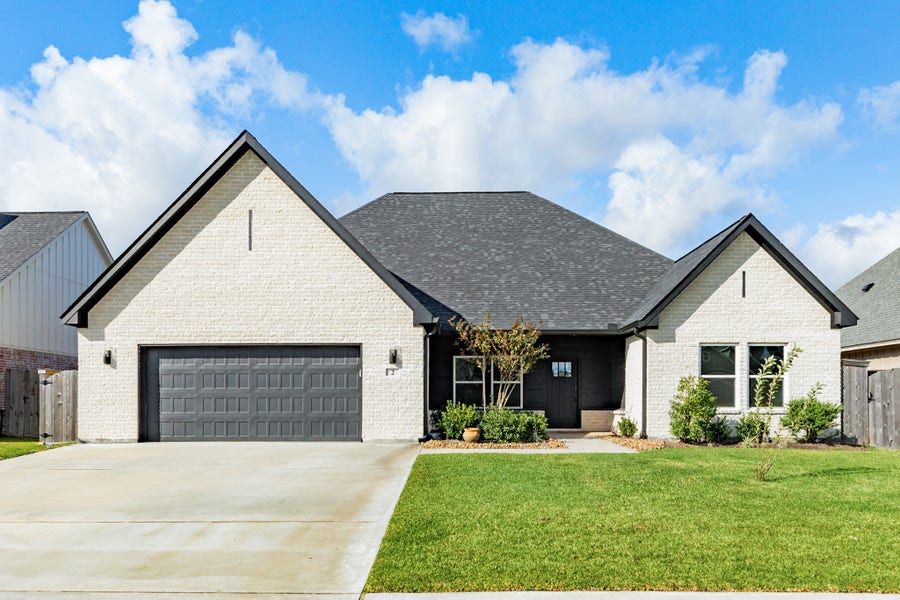 Property photo for 2 Greystone Court, Angleton, TX