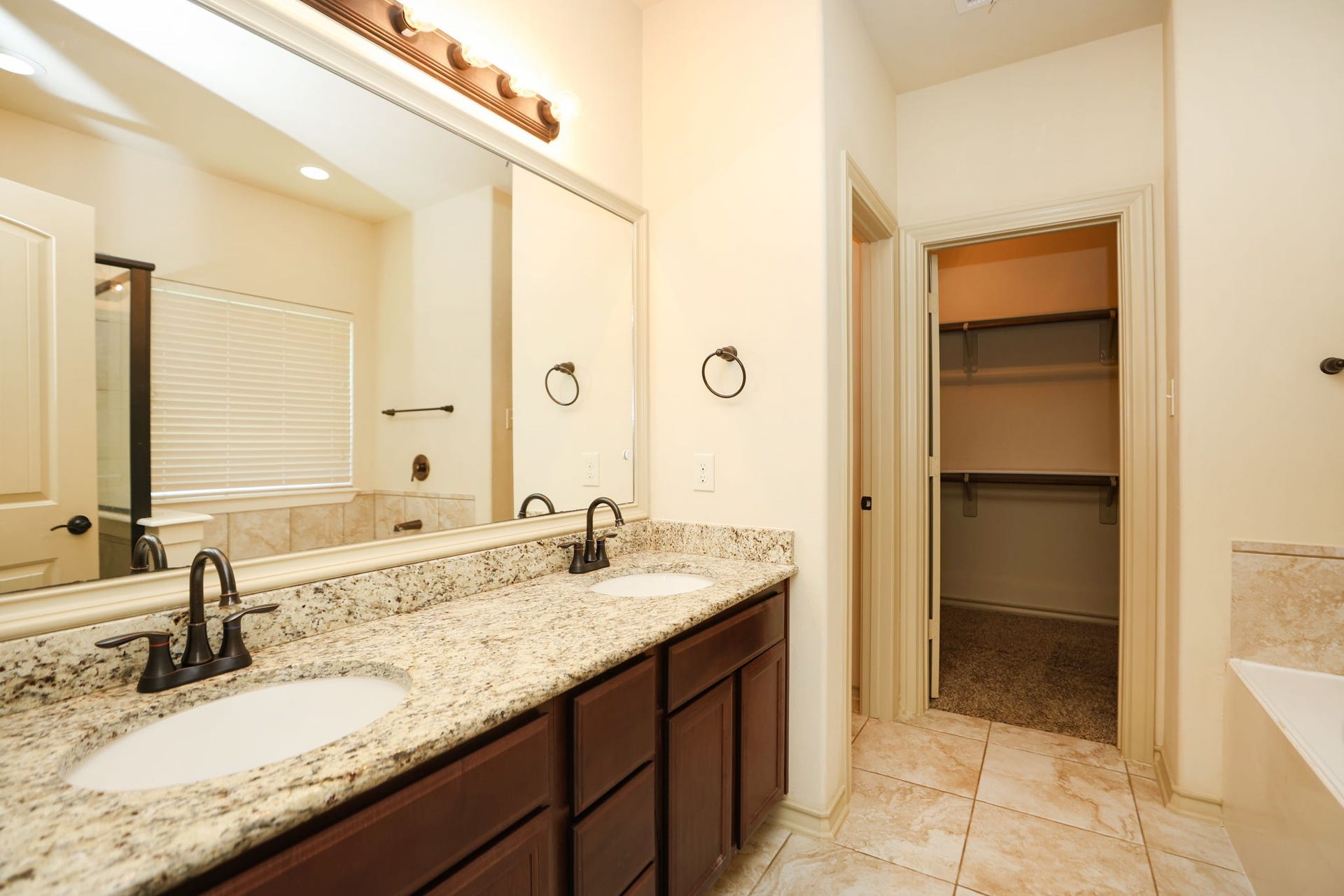 3222 Selene Drive, Missouri City, TX 77459 3222 Selene Drive, Missouri City, TX 77459