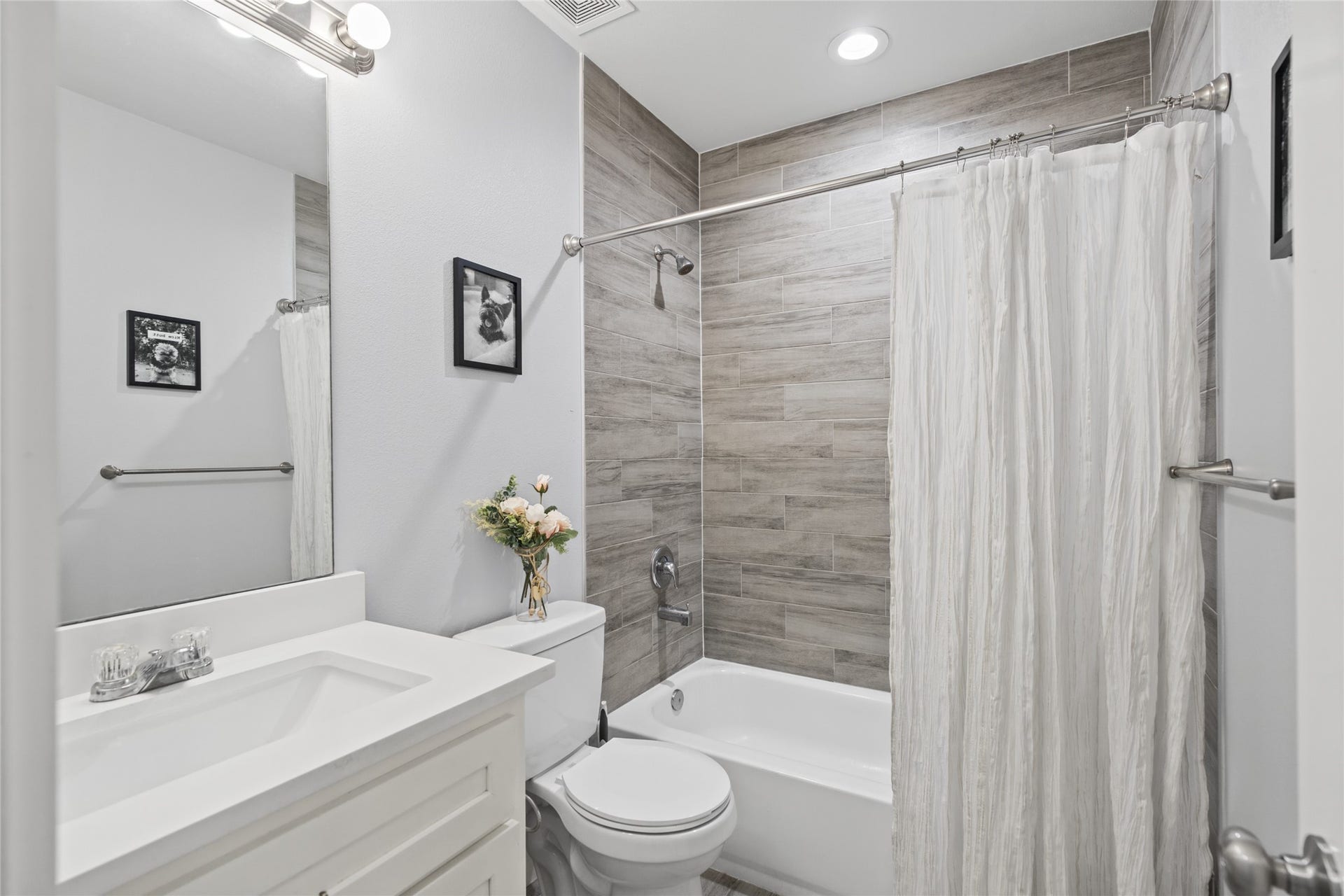 3434 Rosedale Street, Houston, TX 77004 3434 Rosedale Street, Houston, TX 77004