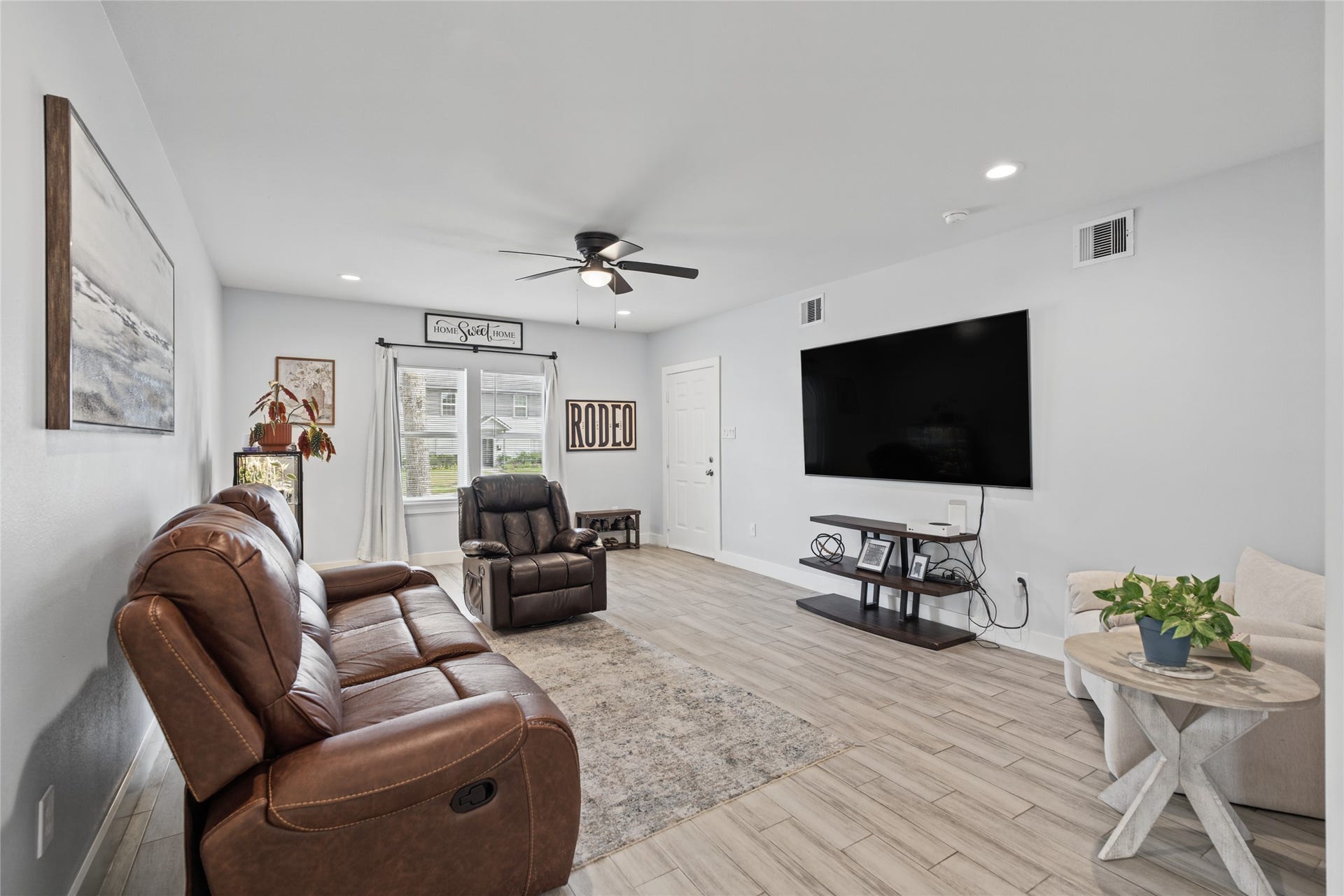 3434 Rosedale Street, Houston, TX 77004 3434 Rosedale Street, Houston, TX 77004