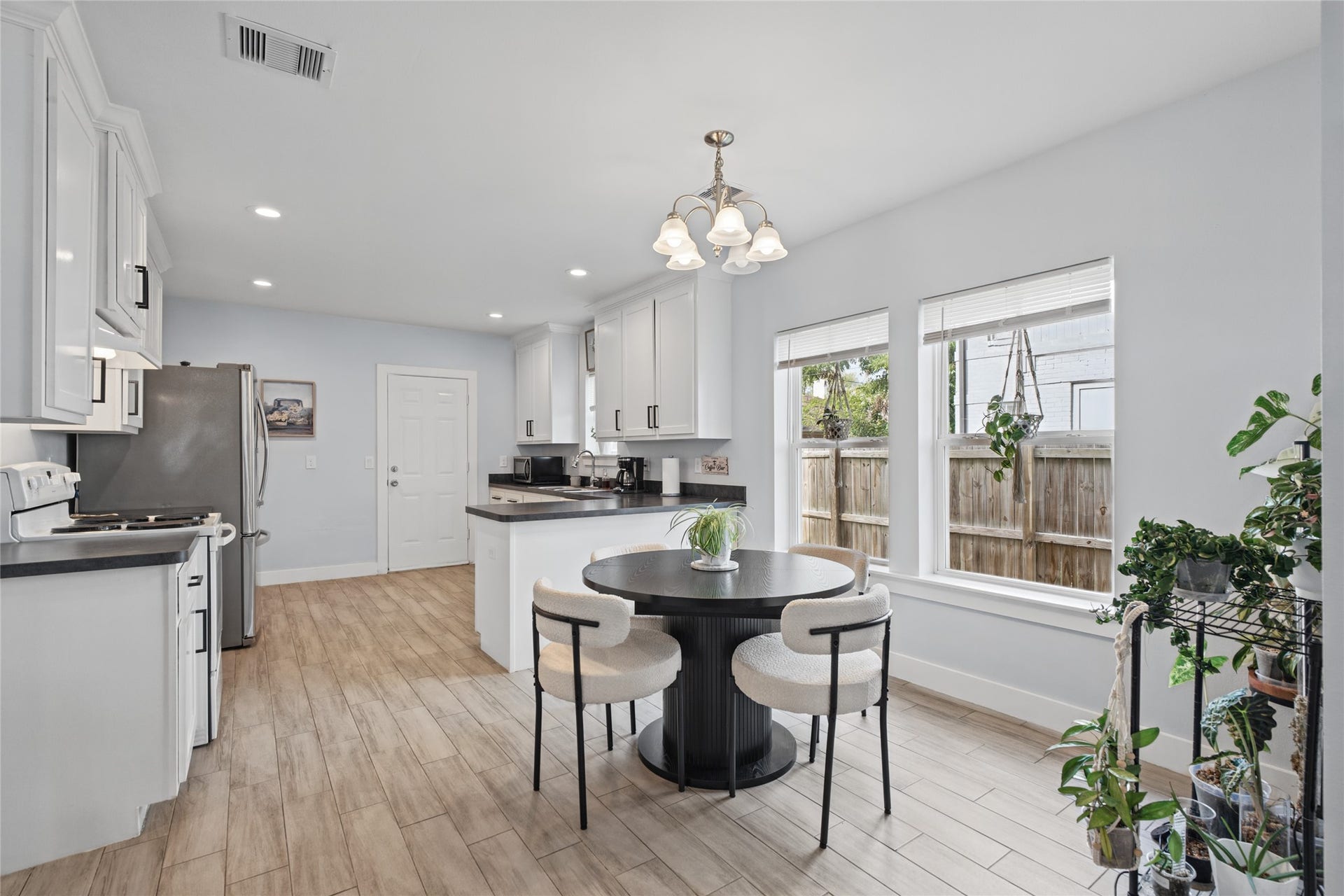 3434 Rosedale Street, Houston, TX 77004 3434 Rosedale Street, Houston, TX 77004