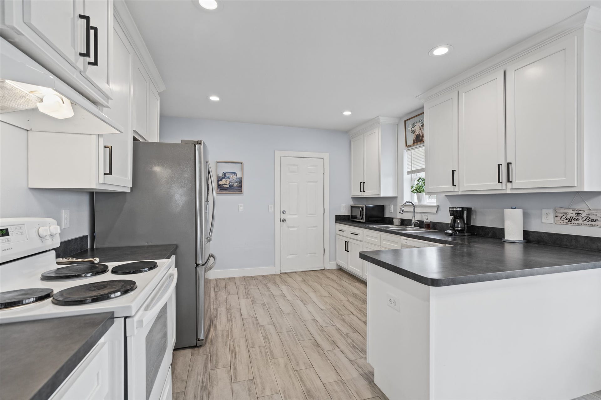 3434 Rosedale Street, Houston, TX 77004 3434 Rosedale Street, Houston, TX 77004