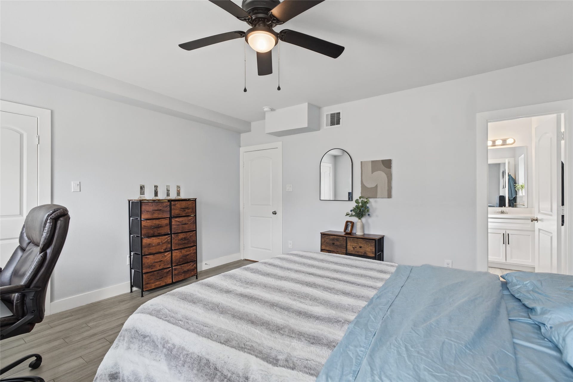 3434 Rosedale Street, Houston, TX 77004 3434 Rosedale Street, Houston, TX 77004