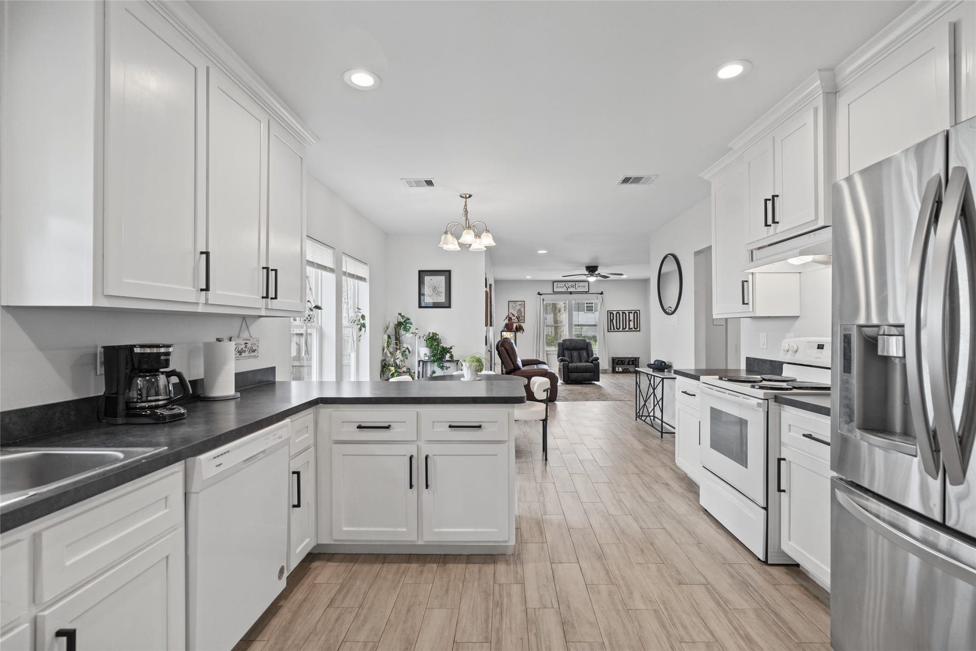 3434 Rosedale Street, Houston, TX 77004 3434 Rosedale Street, Houston, TX 77004
