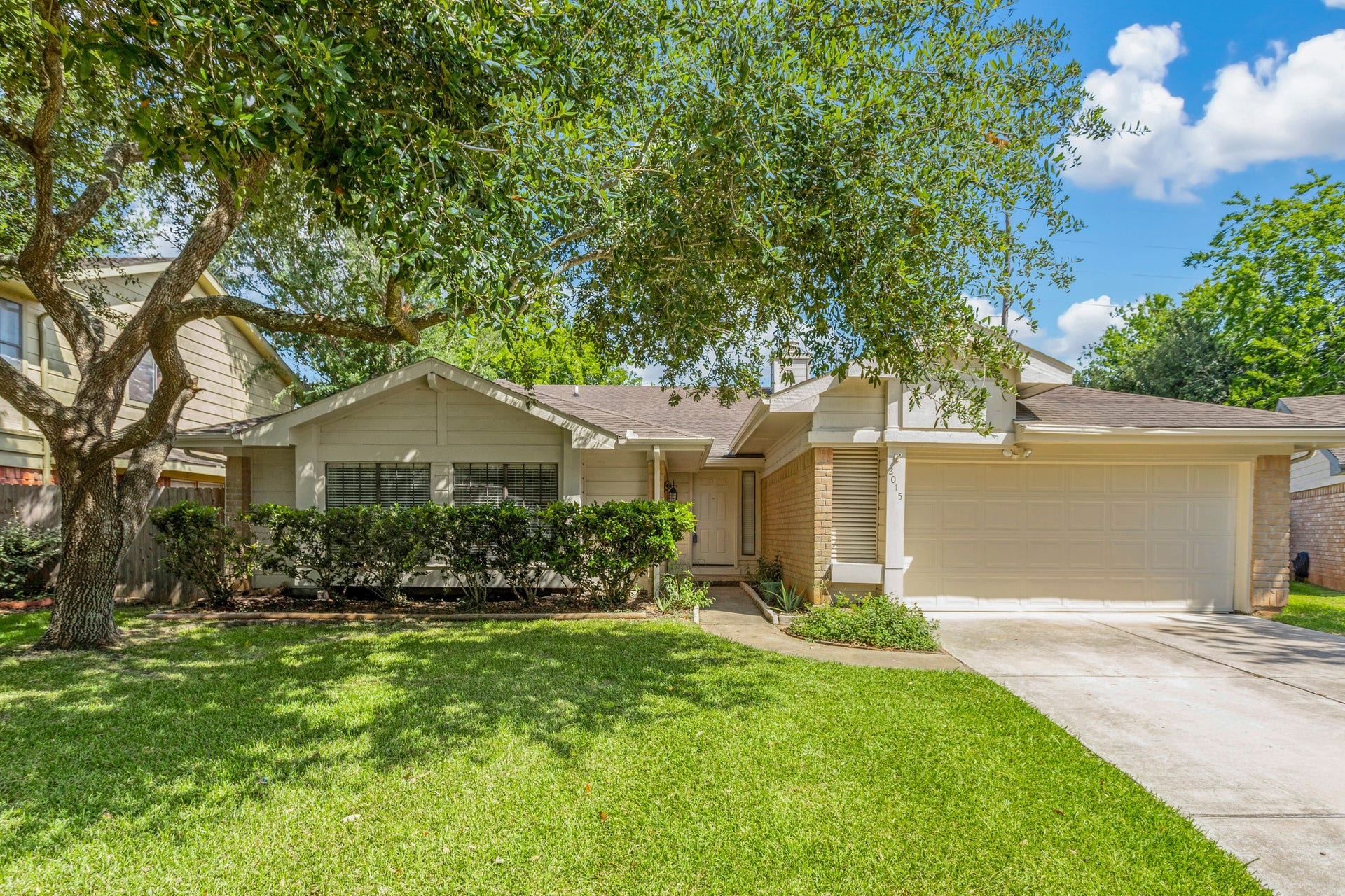 2015 Braesmeadow Lane, Sugar Land, TX 77479 2015 Braesmeadow Lane, Sugar Land, TX 77479