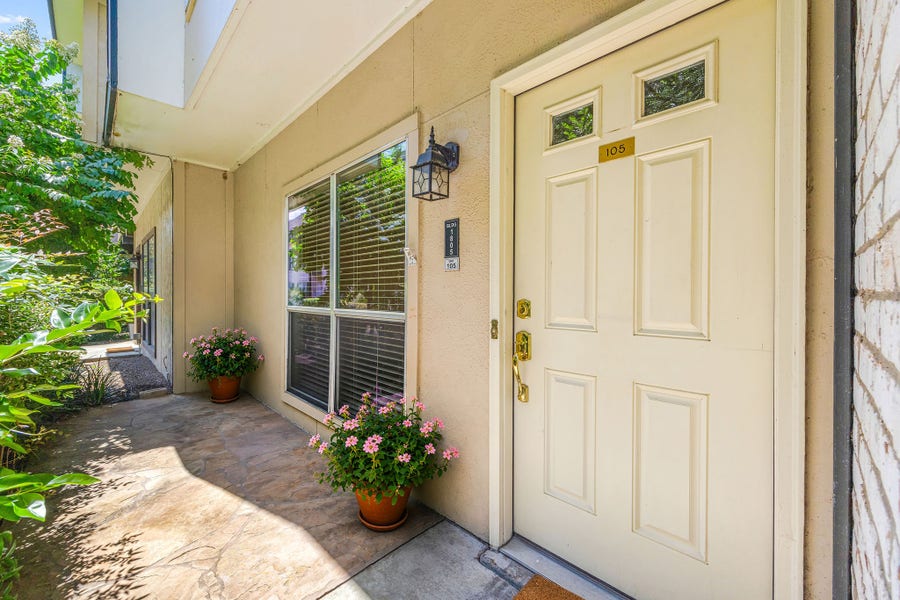 Property photo for 1805 Stoney Brook Drive, #105, Houston, TX