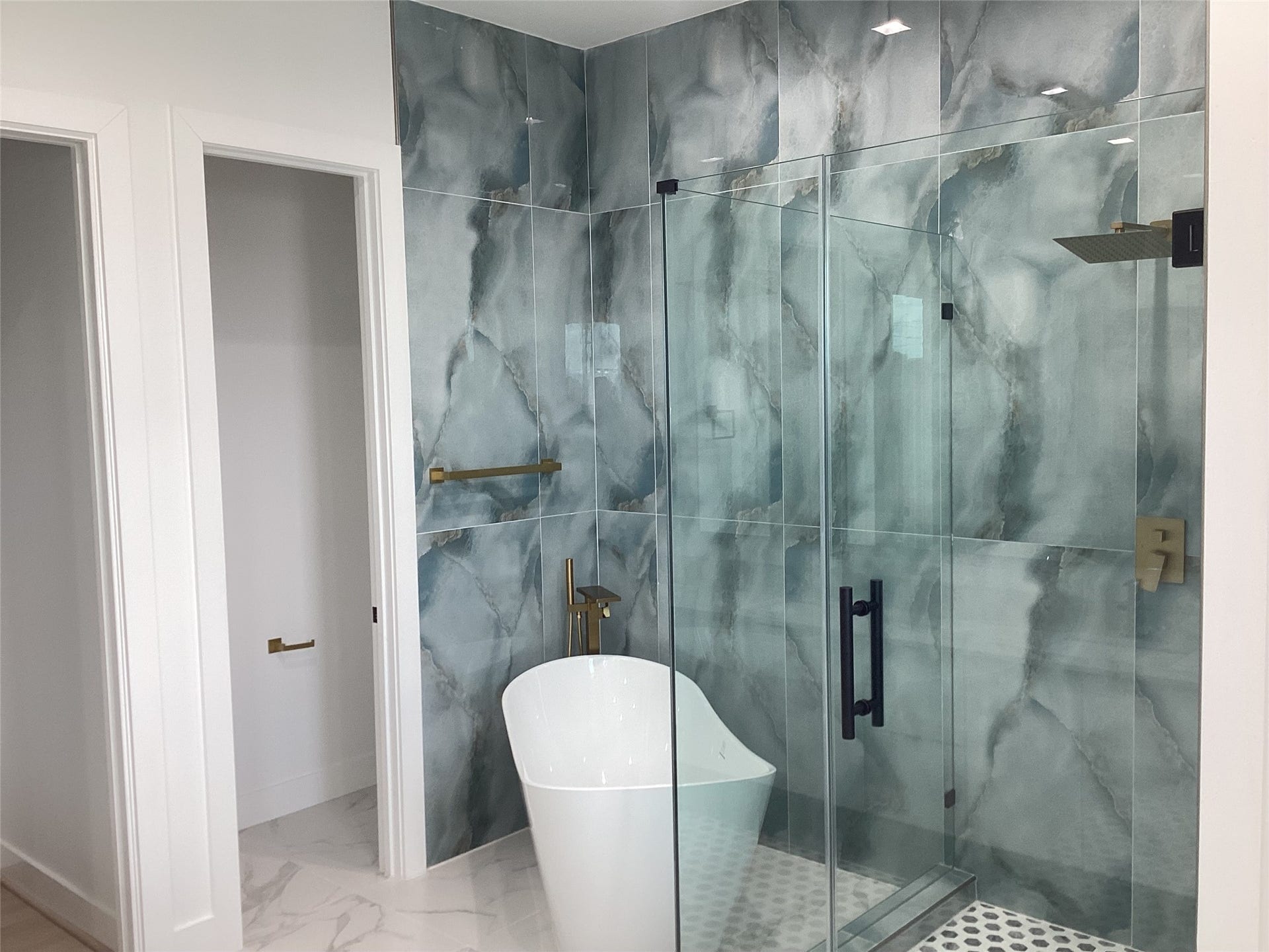 3116 Clay Street, Houston, TX 77003 Primary Bath