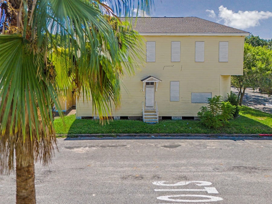 Property photo for 1425 Avenue K, Galveston, TX