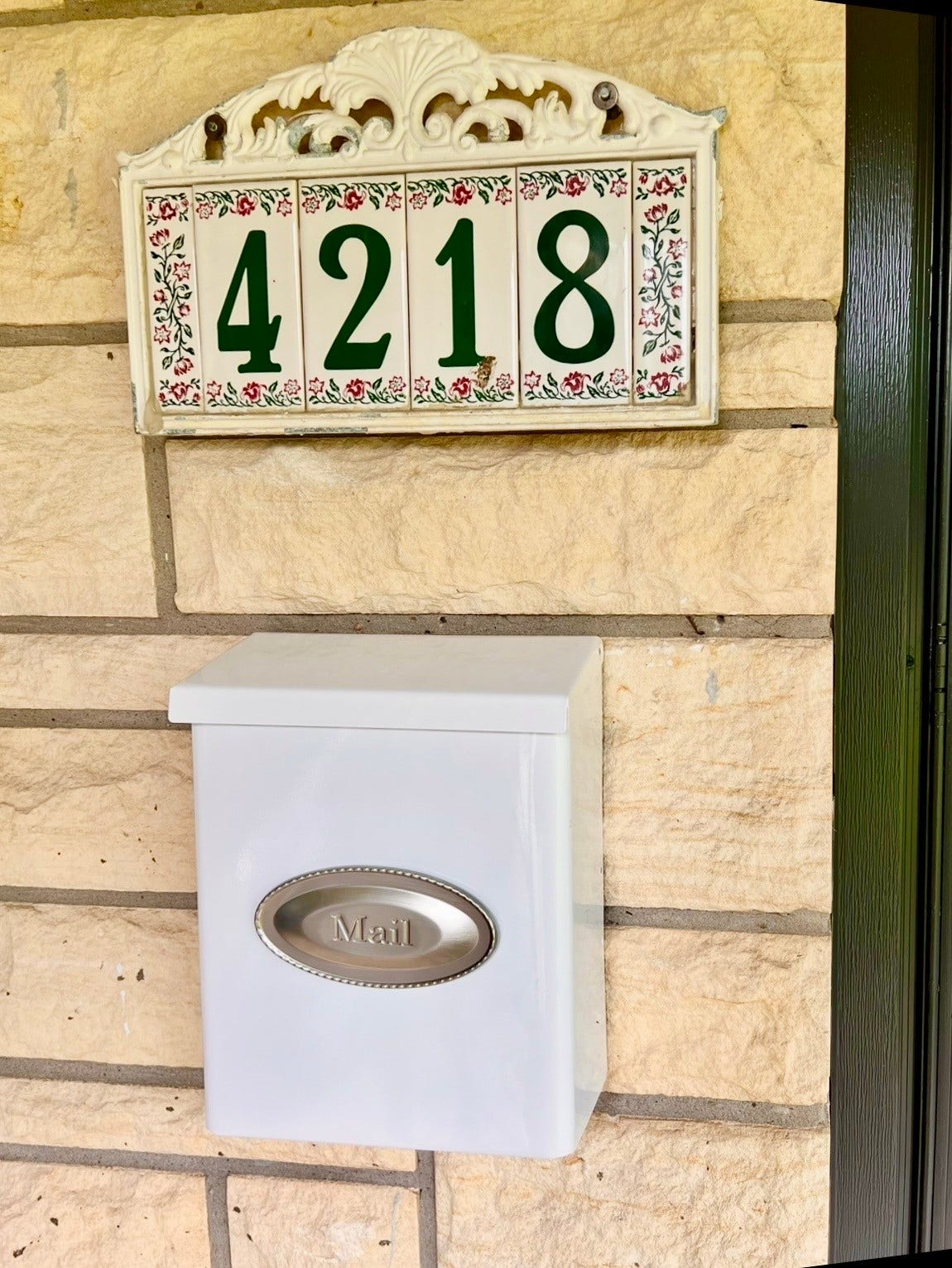 4218 Glebe Rd Road, Houston, TX 77018 Mailbox by Frontdoor