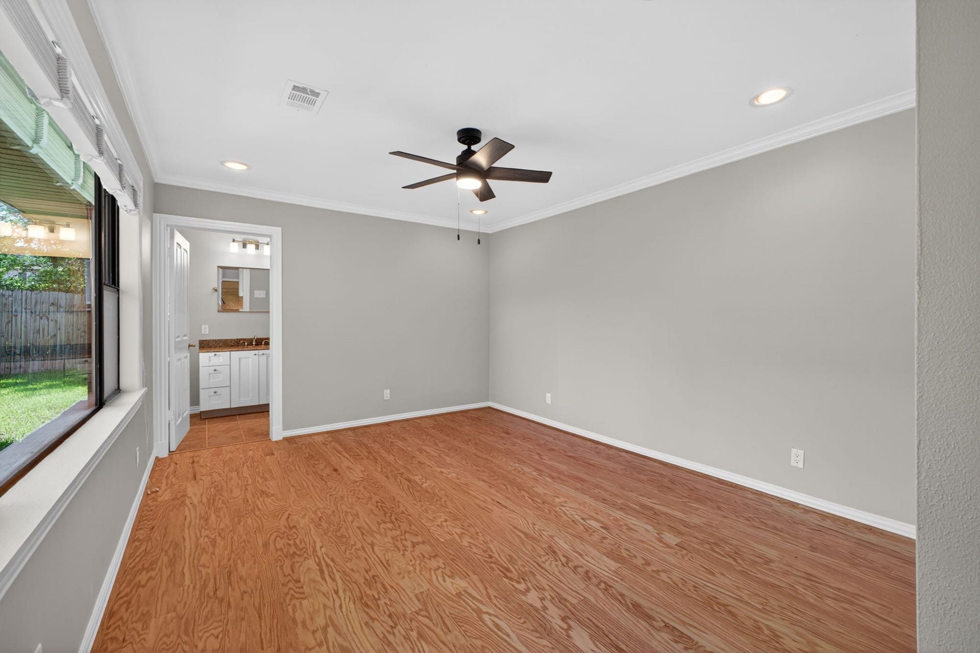 4218 Glebe Rd Road, Houston, TX 77018 Primary Bedroom