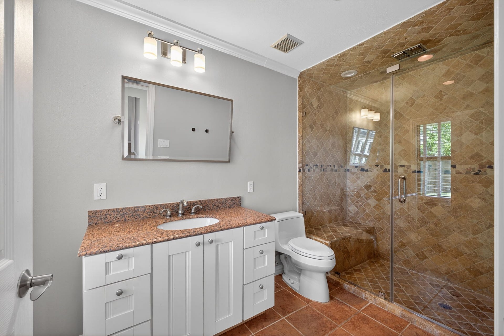 4218 Glebe Rd Road, Houston, TX 77018 Primary Bathroom