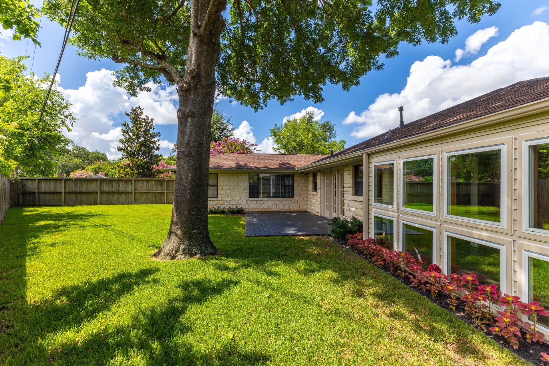 4218 Glebe Rd Road, Houston, TX 77018 Backyard - view of Sunroom