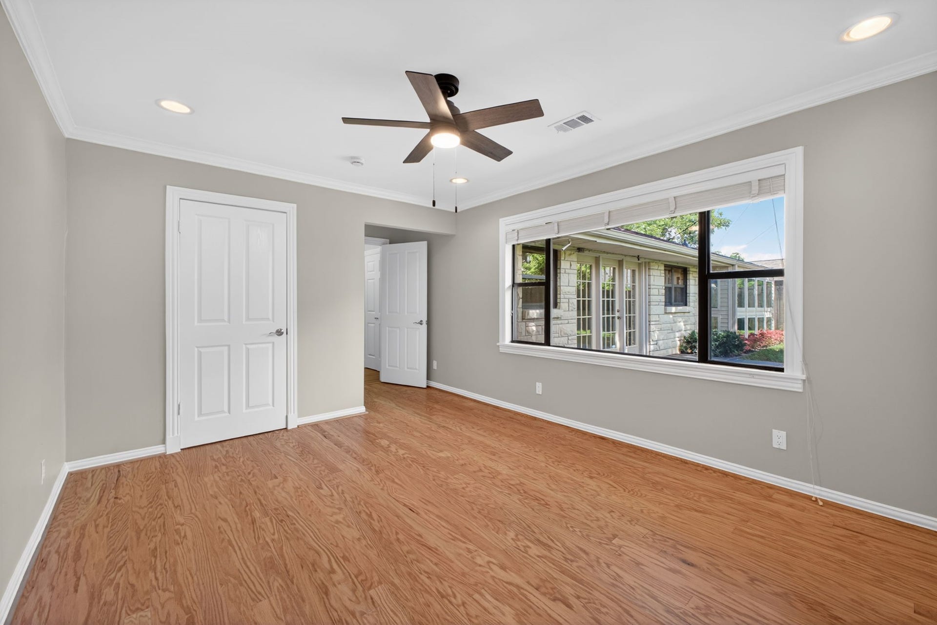 4218 Glebe Rd Road, Houston, TX 77018 Primary Bedroom - view from Bathroom