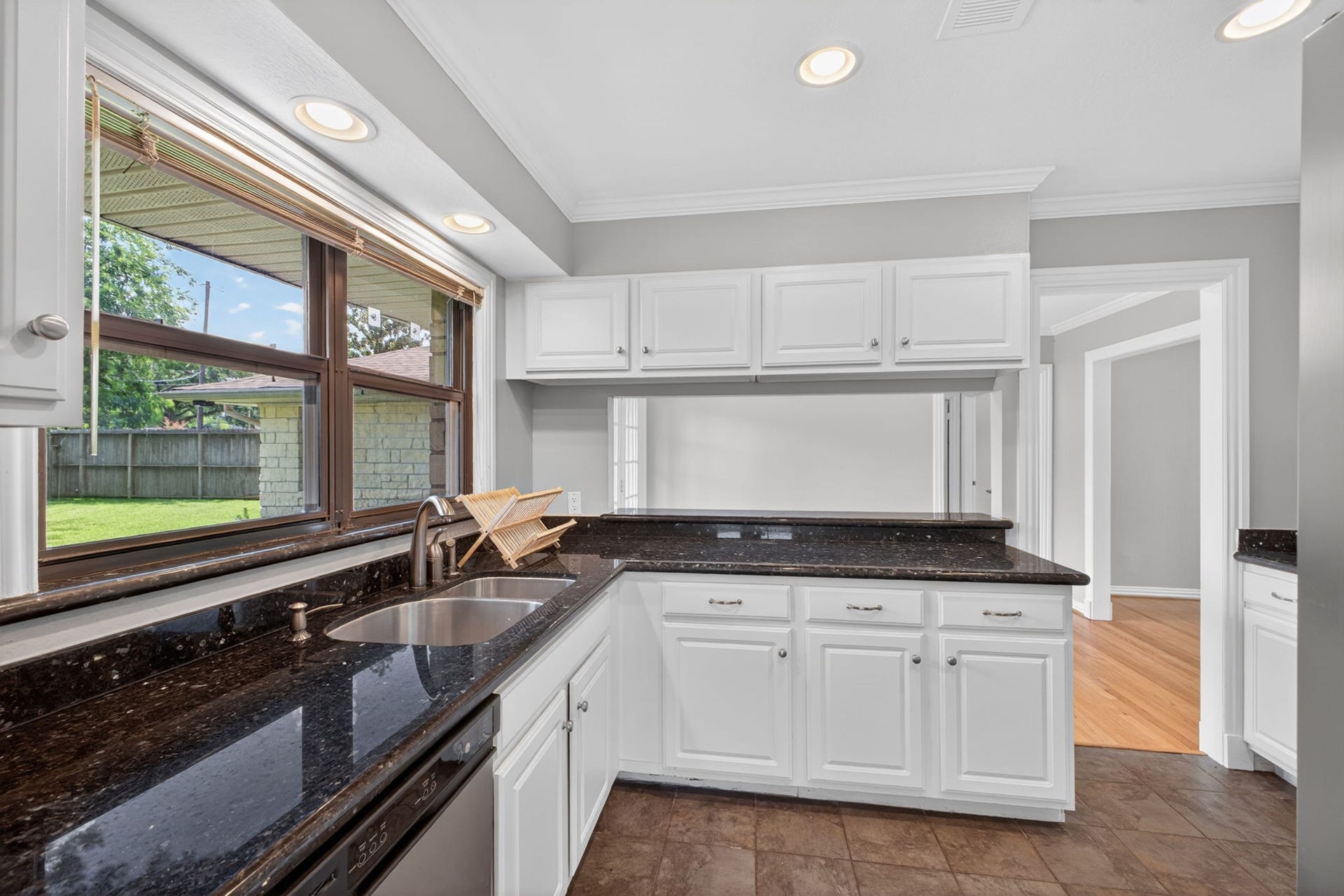 4218 Glebe Rd Road, Houston, TX 77018 Kitchen