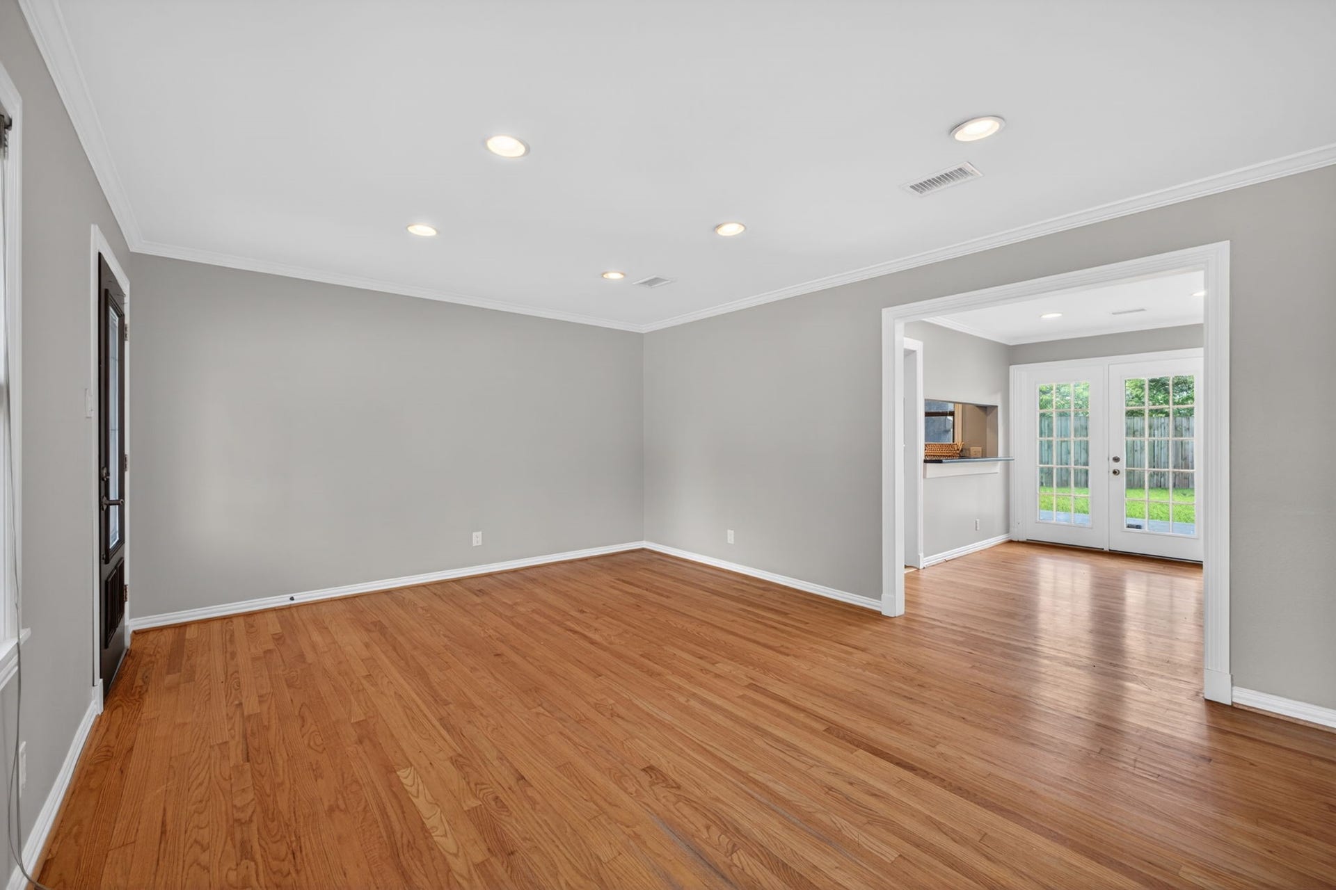 4218 Glebe Rd Road, Houston, TX 77018 Living Room