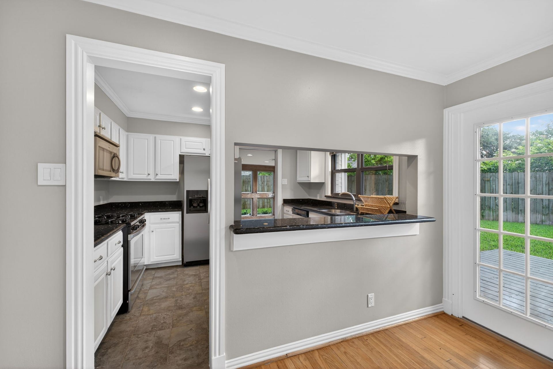 4218 Glebe Rd Road, Houston, TX 77018 Kitchen - with bar countertop