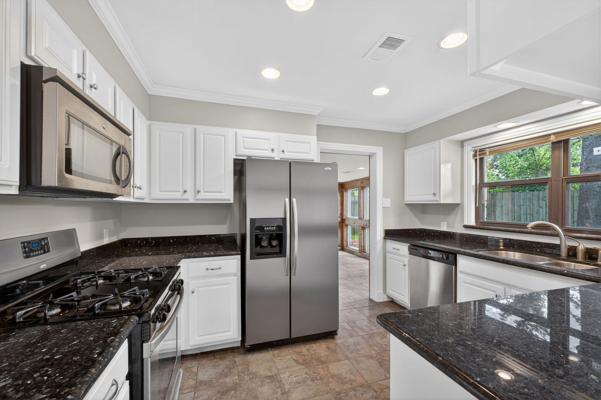 4218 Glebe Rd Road, Houston, TX 77018 Kitchen - with stainless steel appliances