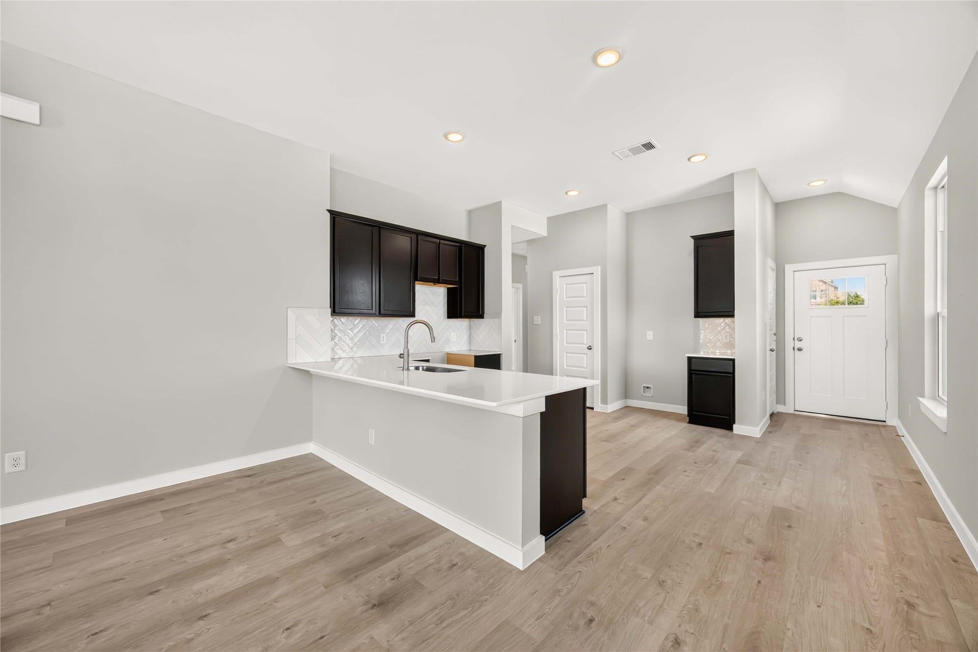 11925 Avian Avenue, Conroe, TX 77303 11925 Avian Avenue, Conroe, TX 77303