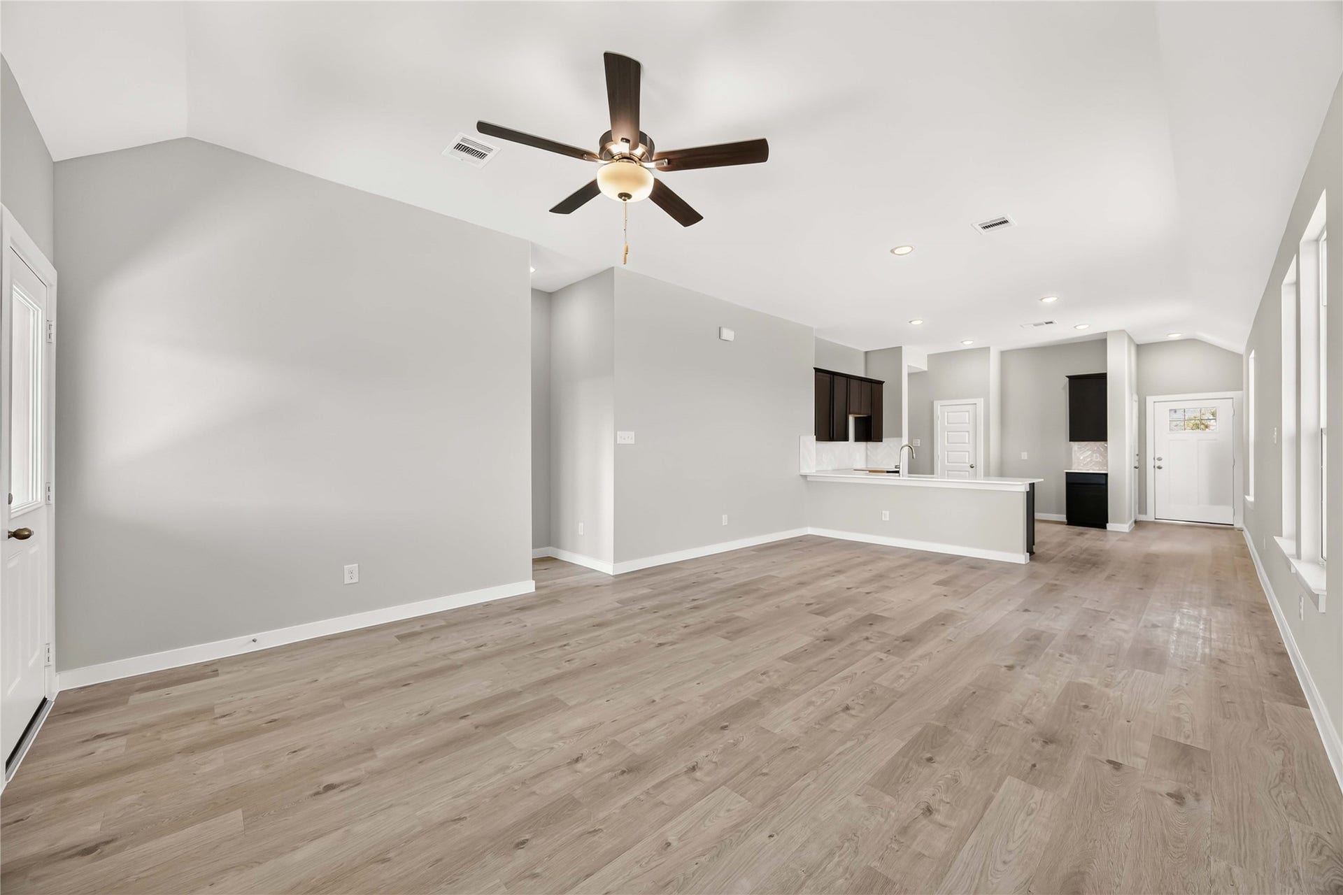 11925 Avian Avenue, Conroe, TX 77303 11925 Avian Avenue, Conroe, TX 77303