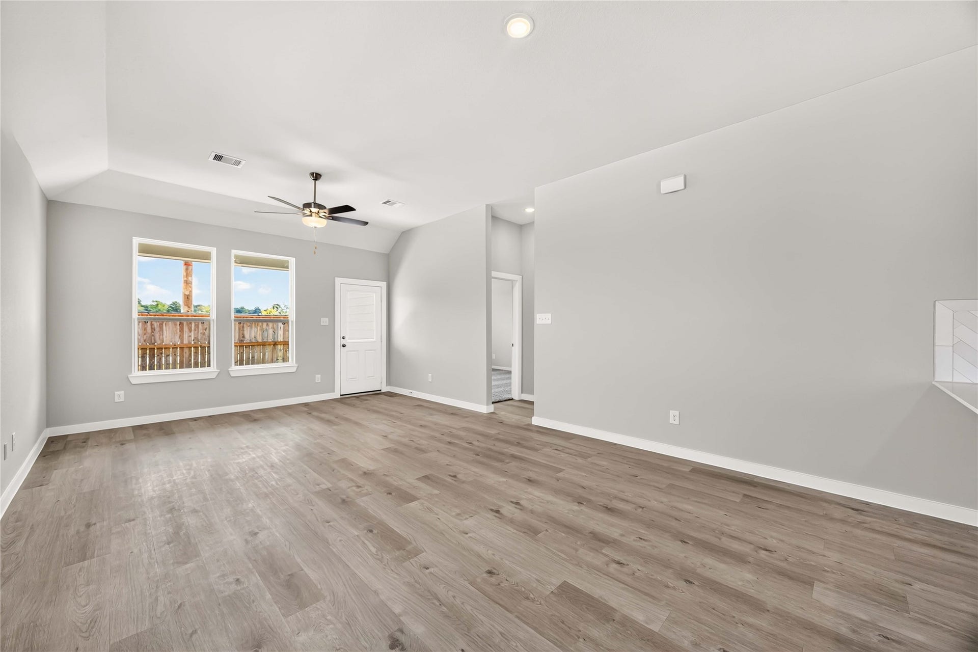 11925 Avian Avenue, Conroe, TX 77303 11925 Avian Avenue, Conroe, TX 77303