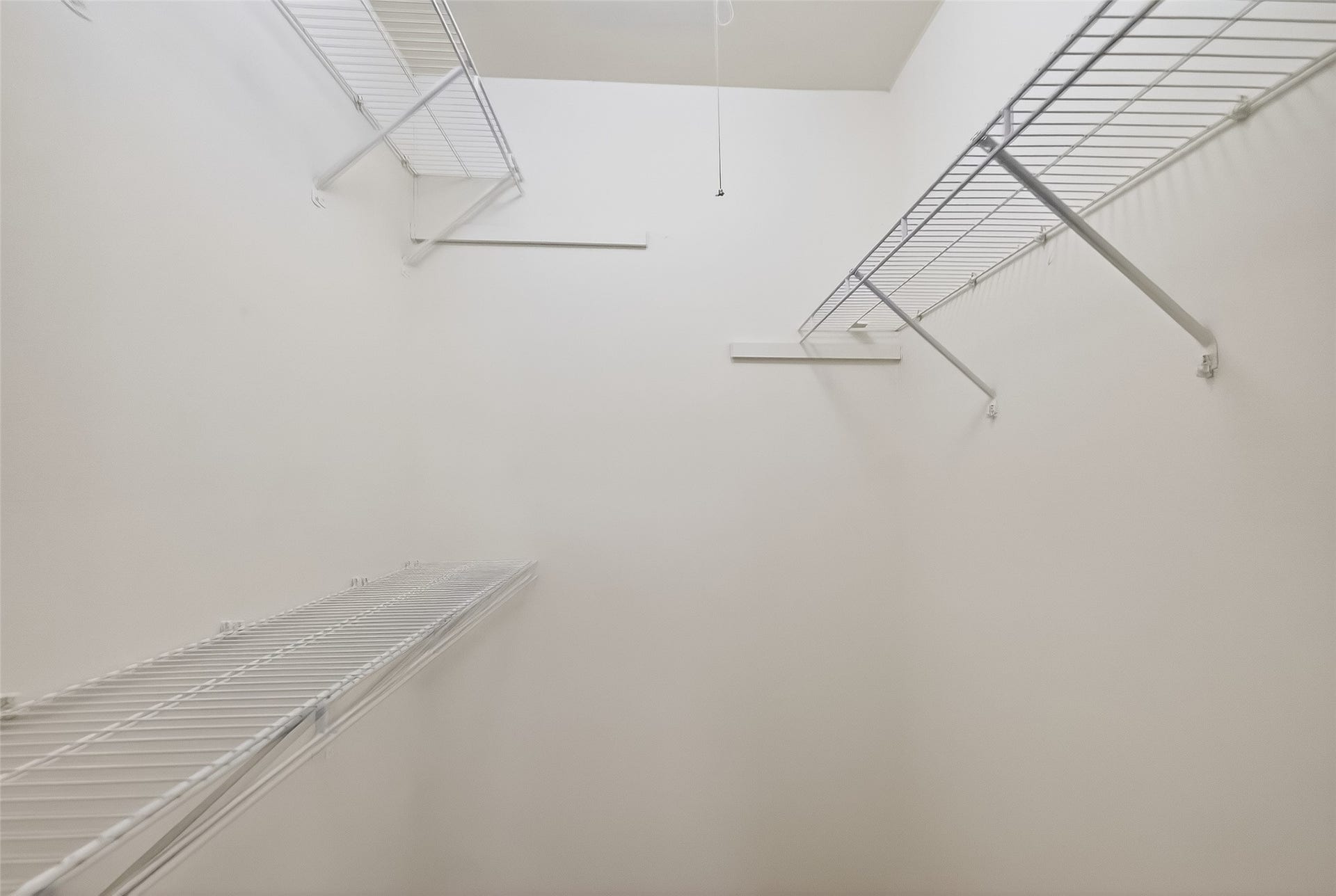 15022 Chipman Lane, Houston, TX 77060 Bedroom 1 walk-in closet