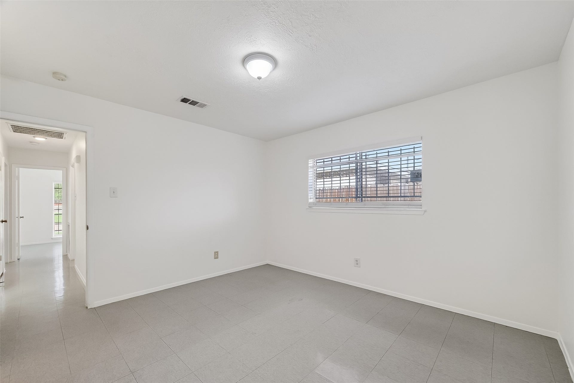 15022 Chipman Lane, Houston, TX 77060 Main bedroom 1