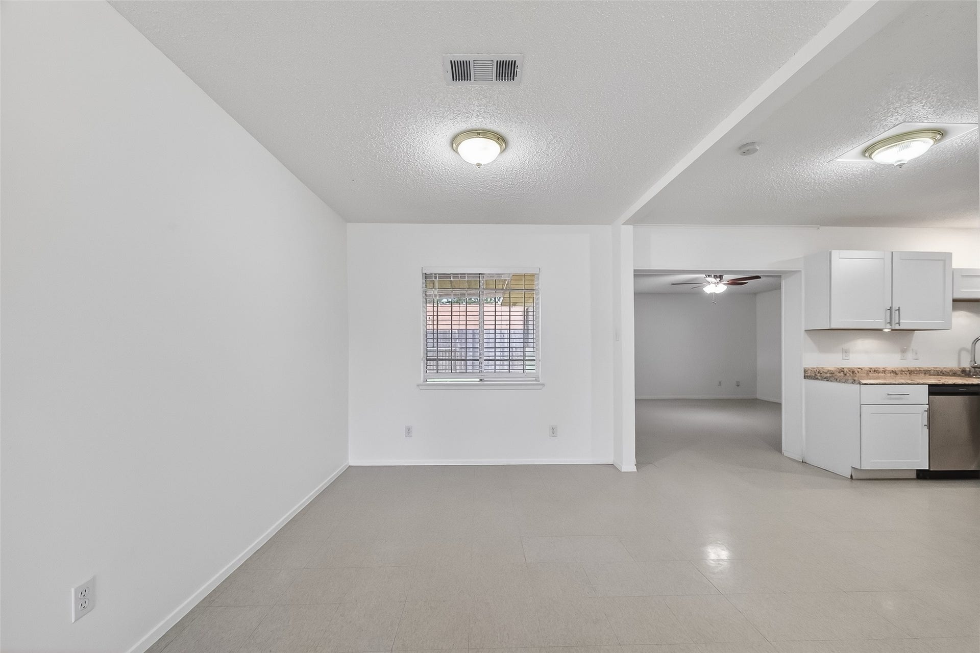 15022 Chipman Lane, Houston, TX 77060 Breakfast area
