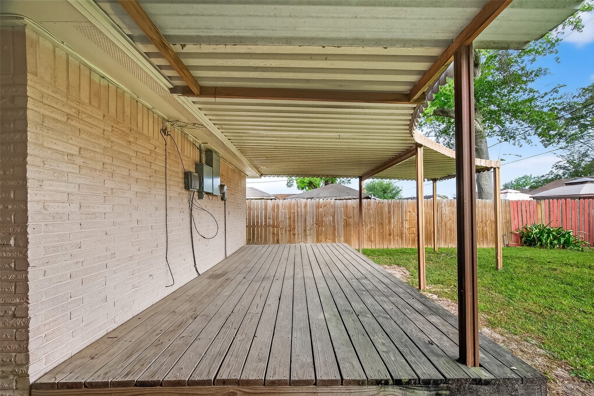 15022 Chipman Lane, Houston, TX 77060 Wood deck