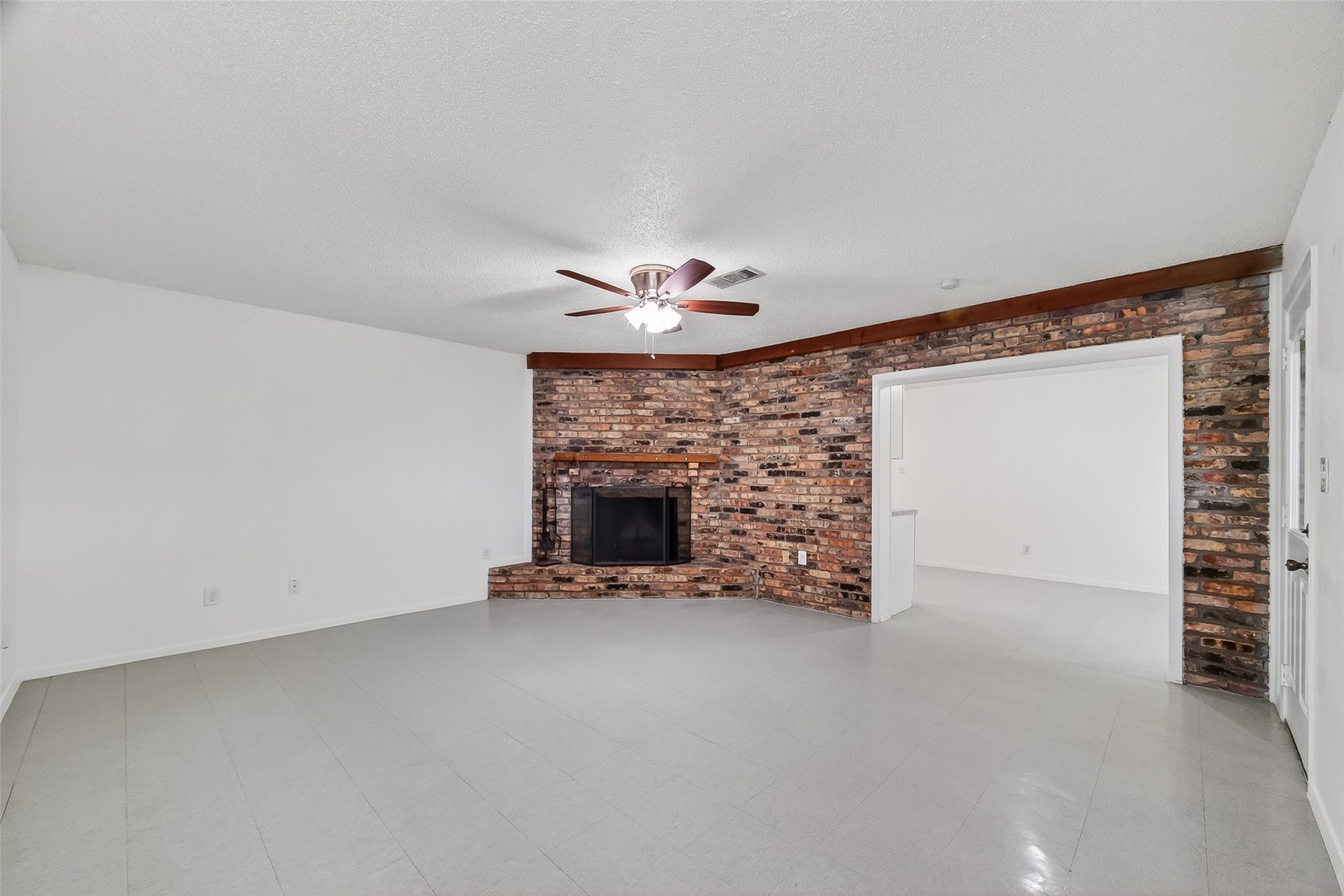 15022 Chipman Lane, Houston, TX 77060 Den with fireplace
