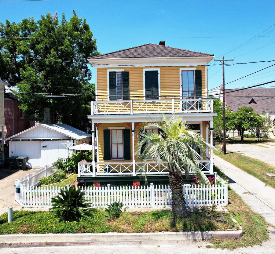 Property photo for 1015 20th Street, Galveston, TX