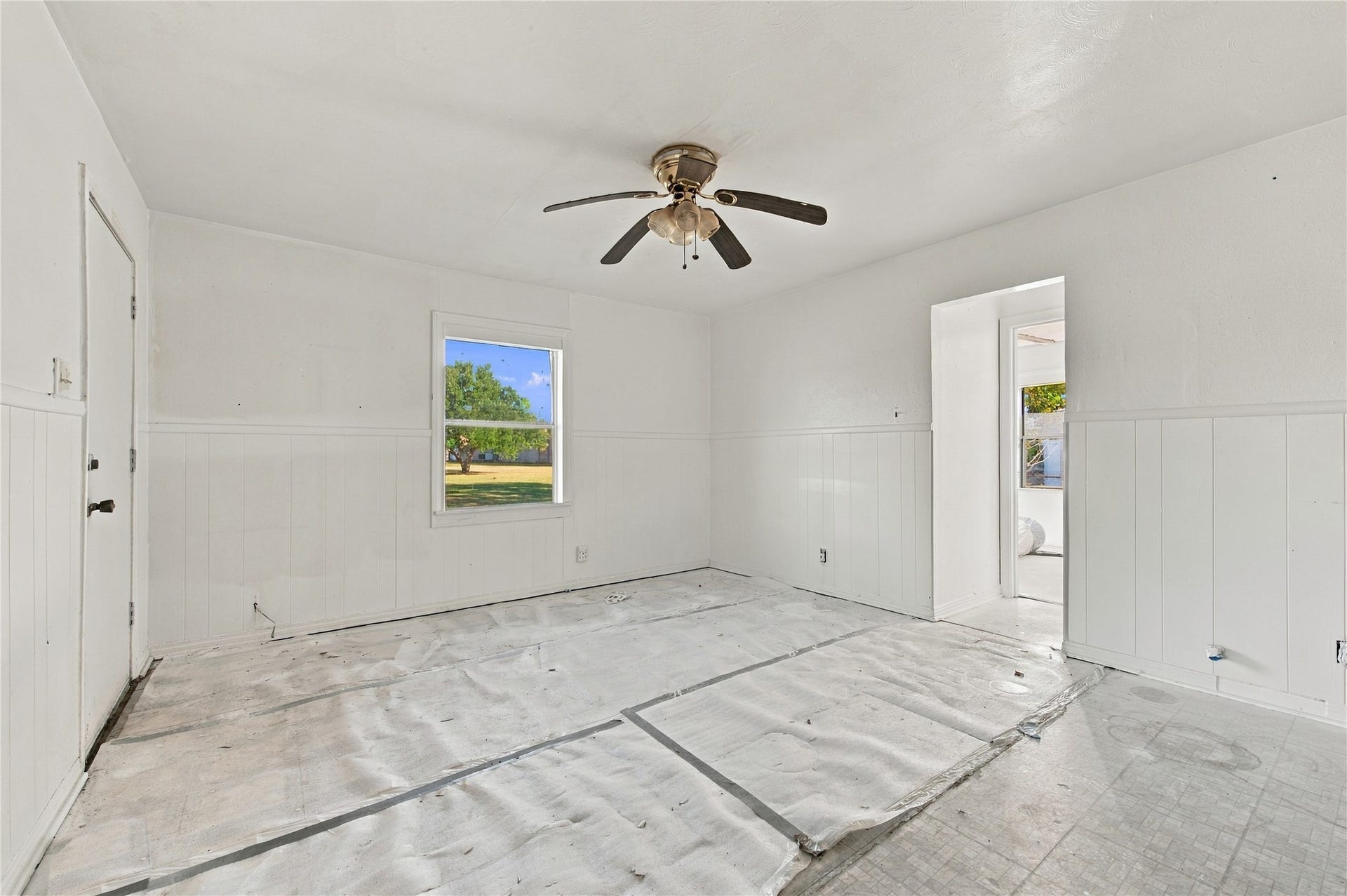 915 Main Street, La Marque, TX 77568 915 Main Street, La Marque, TX 77568