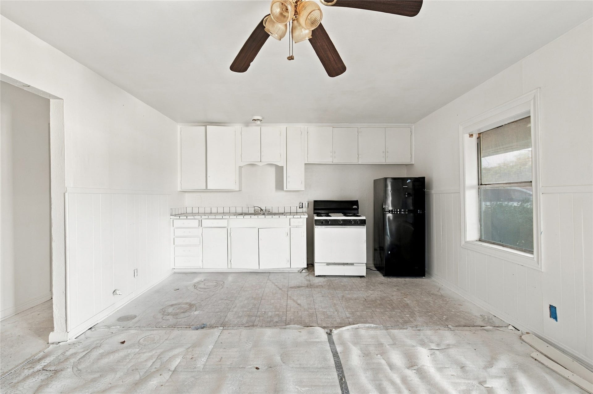 915 Main Street, La Marque, TX 77568 915 Main Street, La Marque, TX 77568