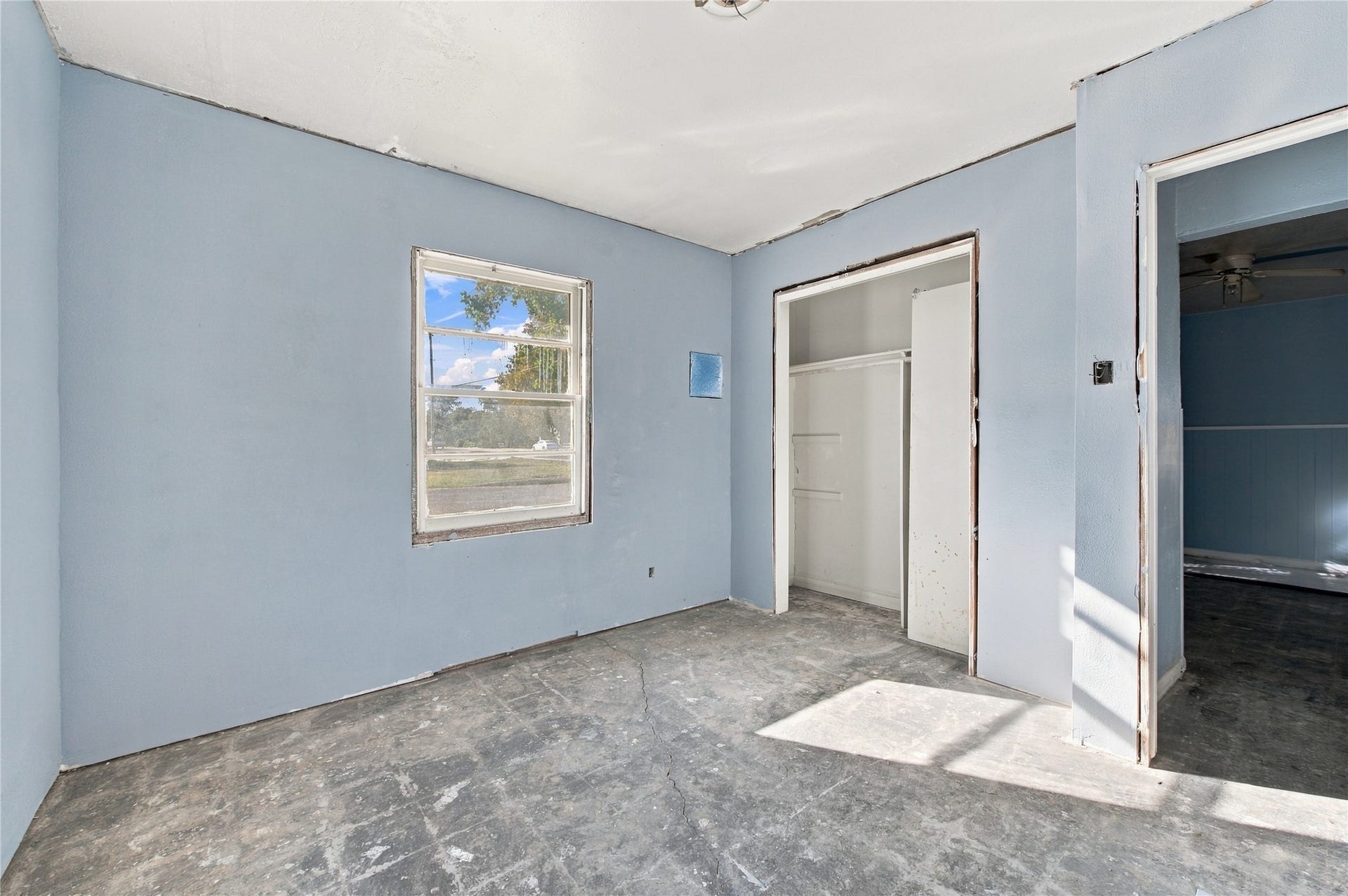 915 Main Street, La Marque, TX 77568 915 Main Street, La Marque, TX 77568