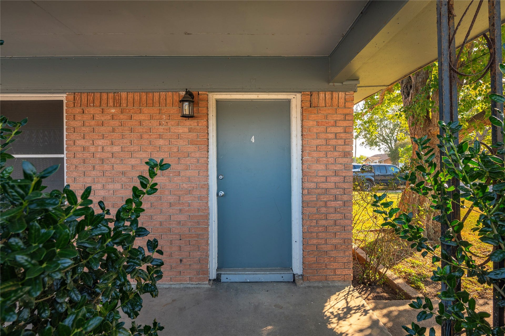 915 Main Street, La Marque, TX 77568 915 Main Street, La Marque, TX 77568