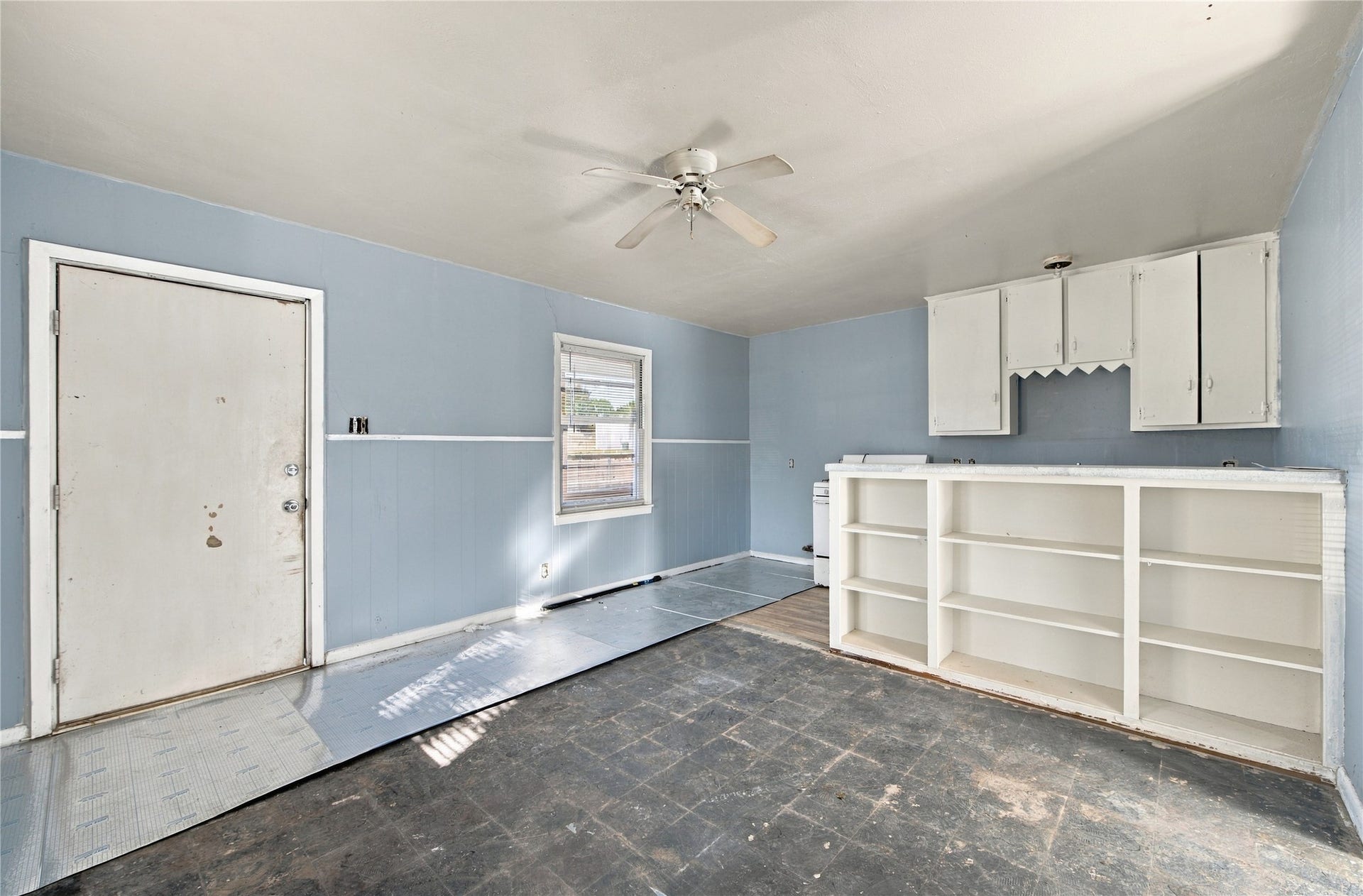 915 Main Street, La Marque, TX 77568 915 Main Street, La Marque, TX 77568