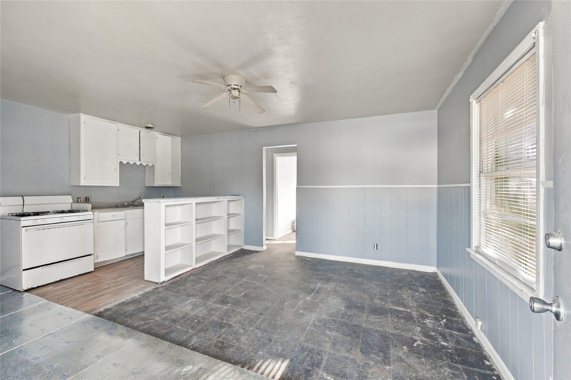 915 Main Street, La Marque, TX 77568 915 Main Street, La Marque, TX 77568