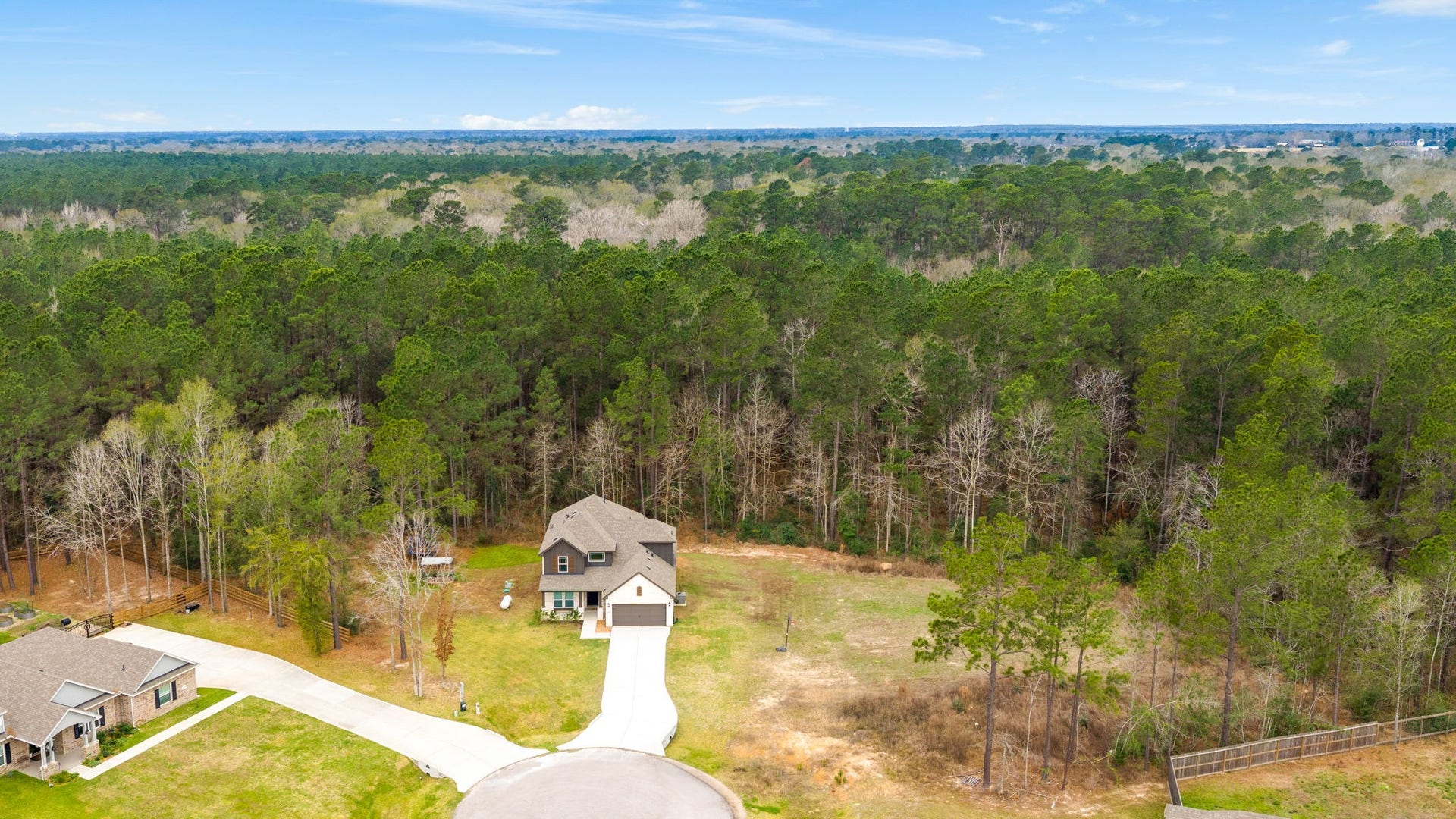 16680 Rockwall Street, Conroe, TX 77303 Premium Cul-de-sac lot, this is the one you've been waiting for.