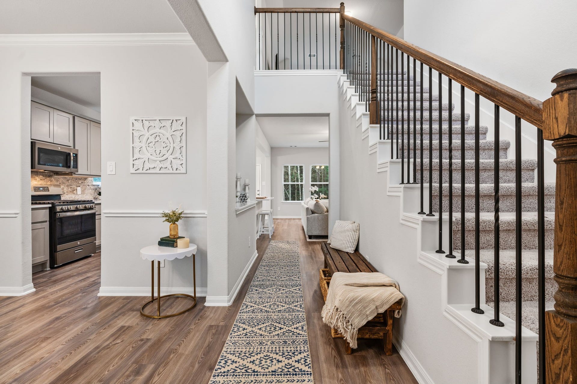 16680 Rockwall Street, Conroe, TX 77303 An inviting entry with a drop zone for your convenience.