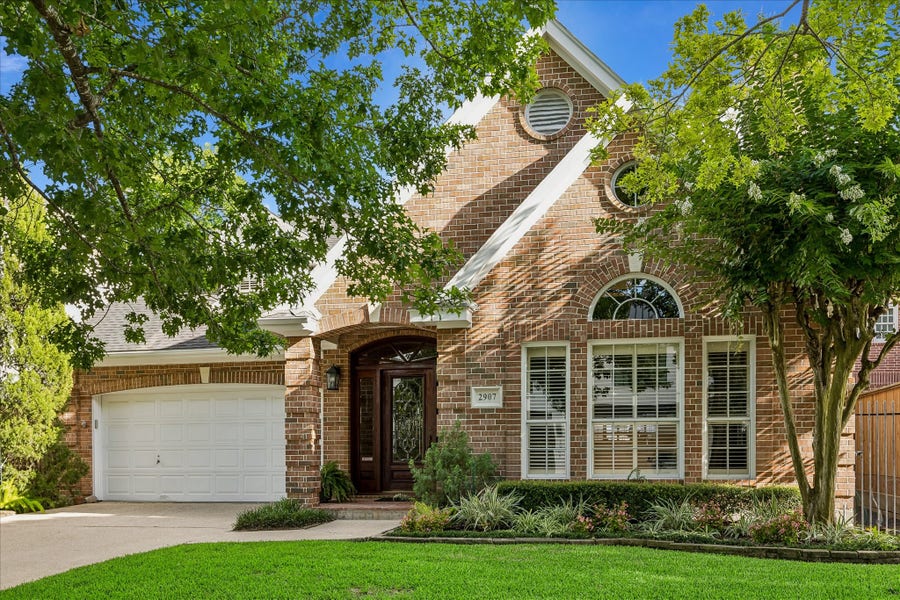 Property photo for 2907 Robinhood Street, West University Place, TX