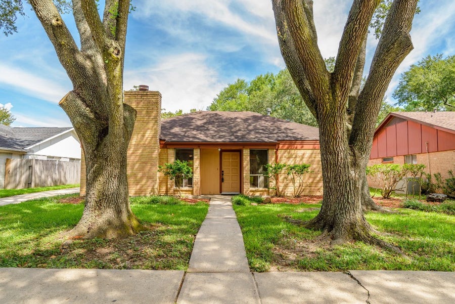 Property photo for 16023 Havenhurst Drive, Houston, TX