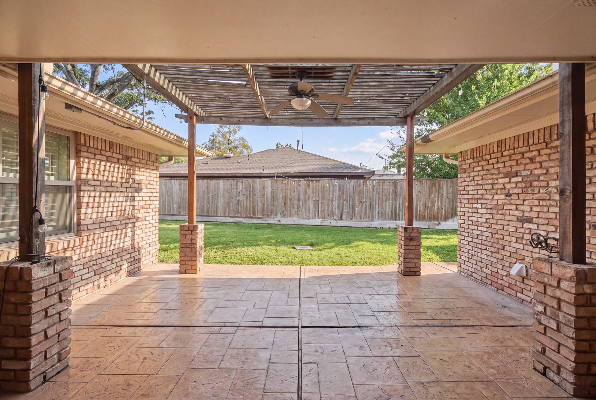 6202 Wynnwood Lane, Houston, TX 77008 Large Covered Patio