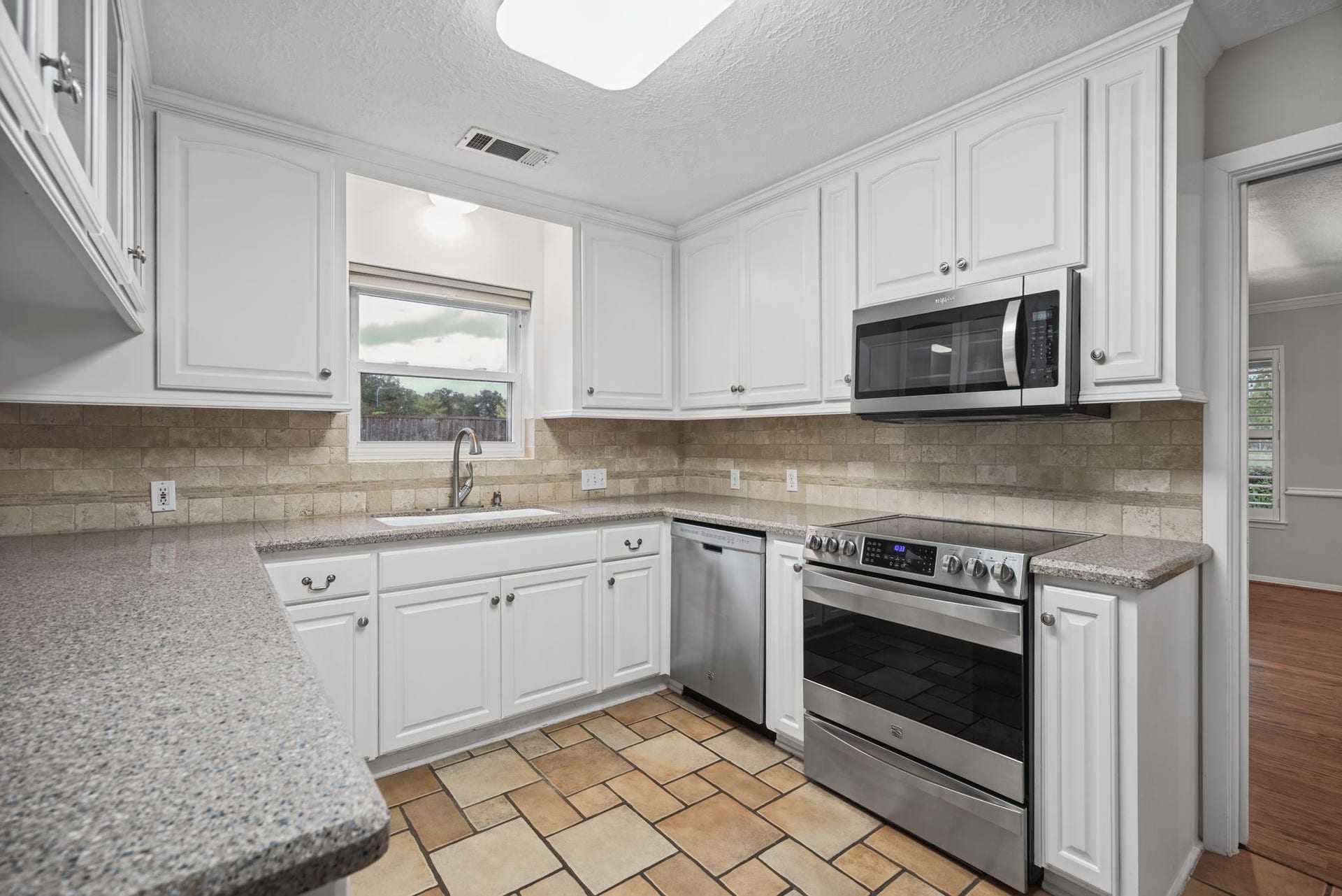 6202 Wynnwood Lane, Houston, TX 77008 6202 Wynnwood Lane, Houston, TX 77008
