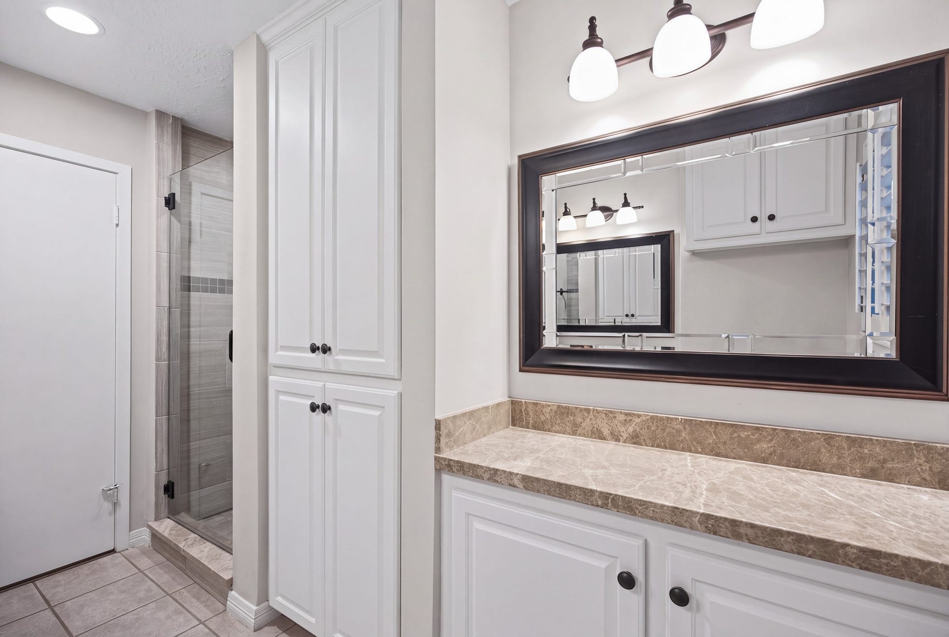 6202 Wynnwood Lane, Houston, TX 77008 Secondary Bath
