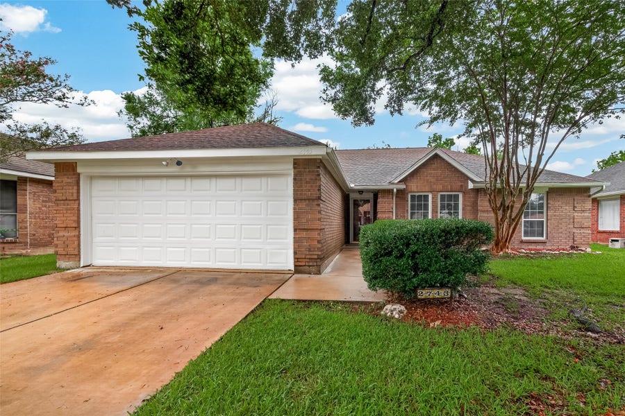 Property photo for 2743 N Larkspur Circle, Pearland, TX