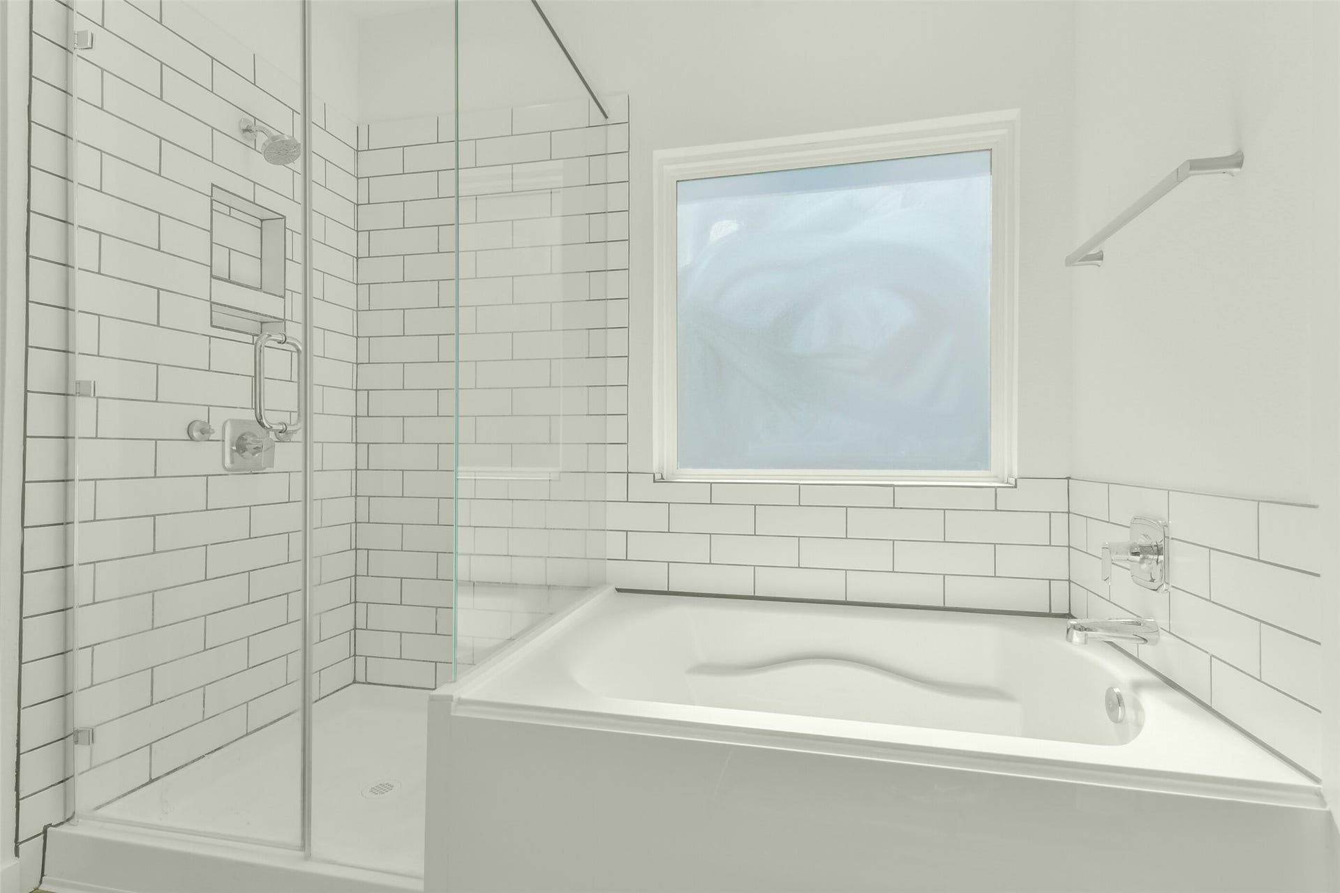 14322 Winema View Lane, Conroe, TX 77384 separate shower and tub in primary bathroom.