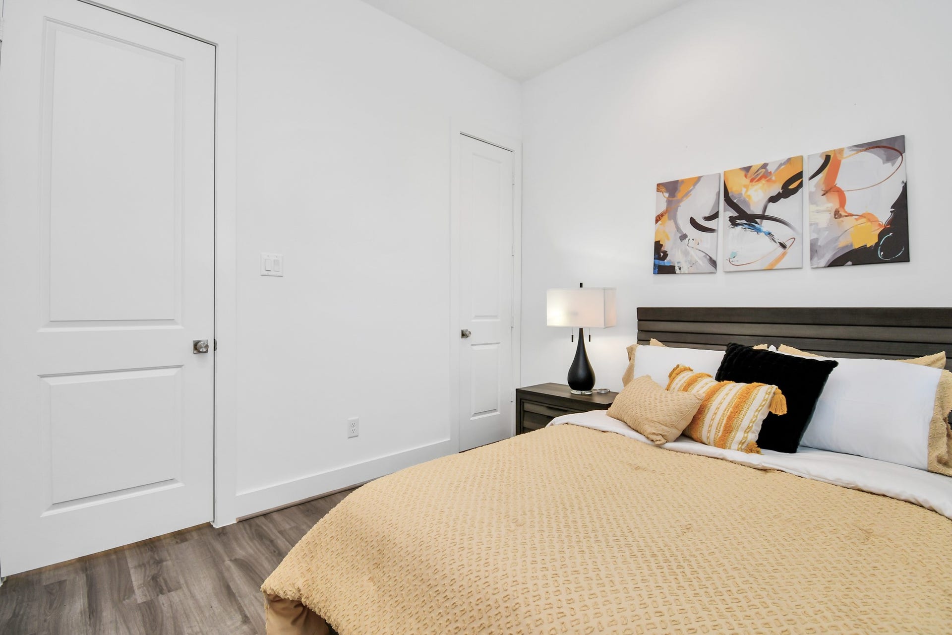 9006 Laverne Laurel Lane, Houston, TX 77080 Model Home Photos - Bedroom #1